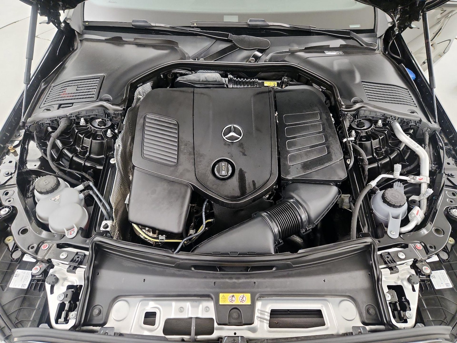2025 Mercedes-Benz C-Class Sedan C 300 - Photo 24