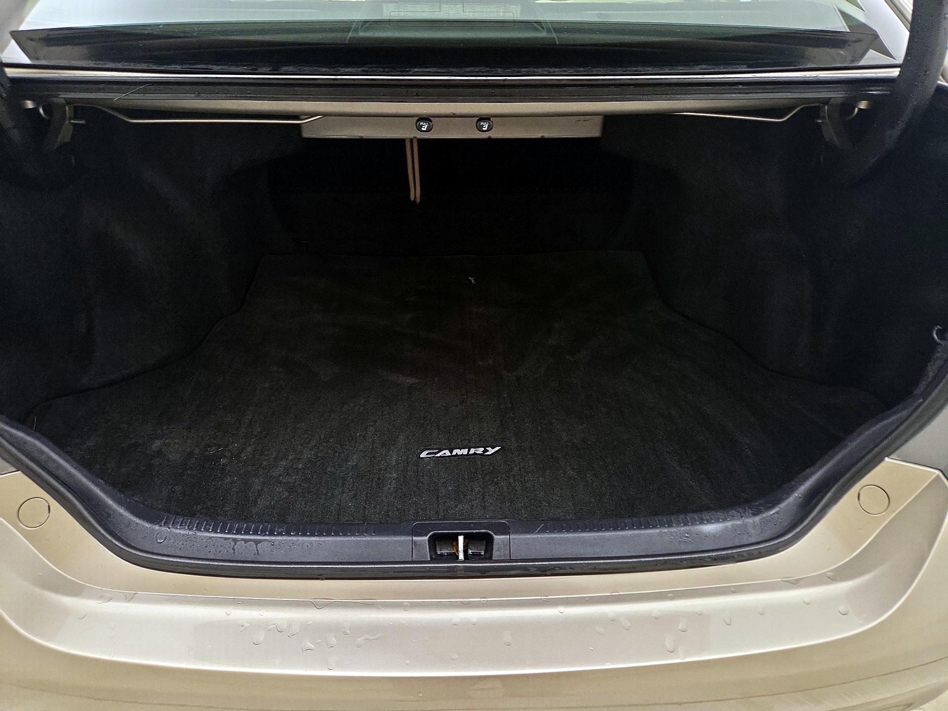 Thumbnail: 2015 Toyota Camry - 20