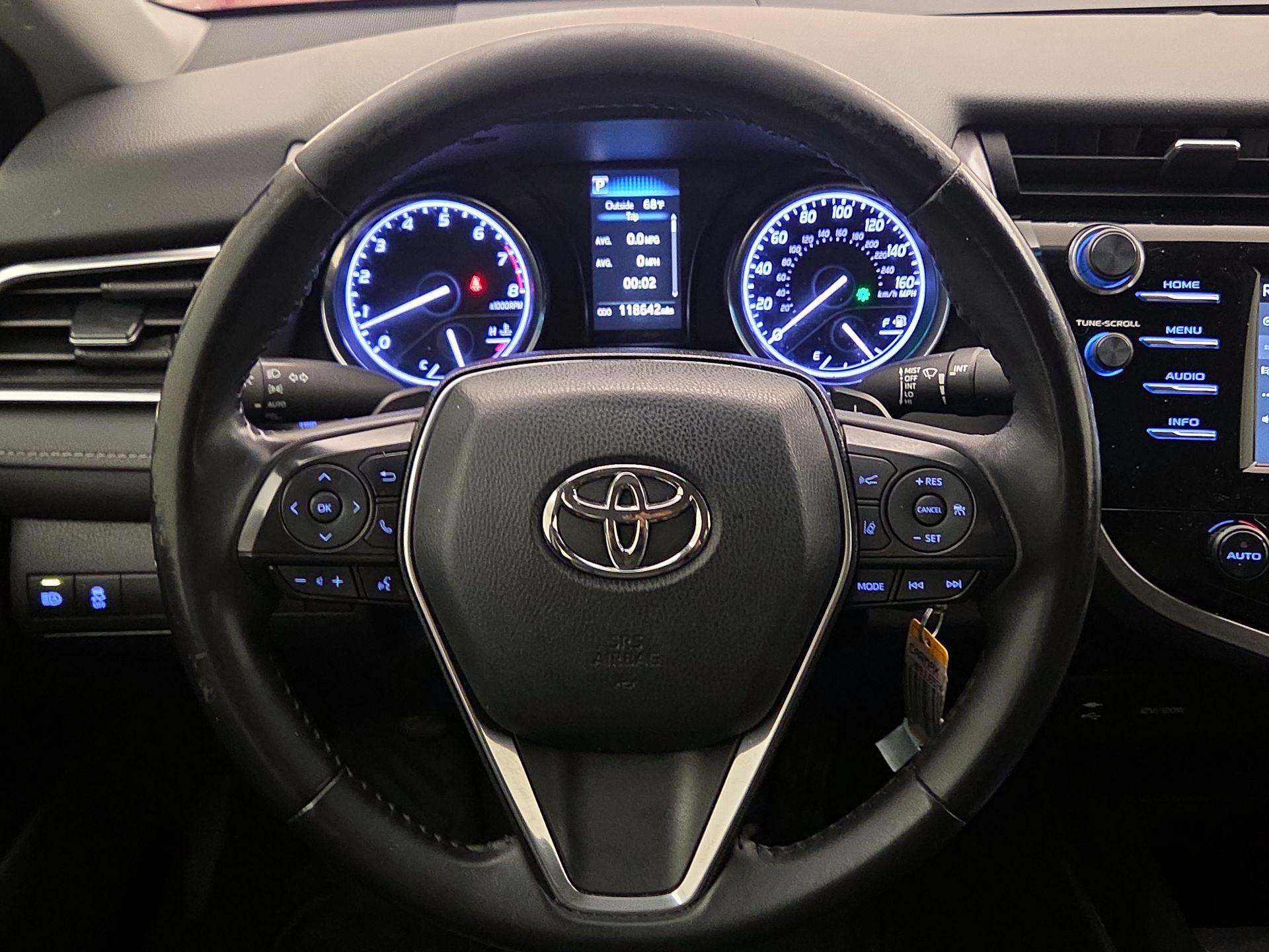Thumbnail: 2018 Toyota Camry - 10