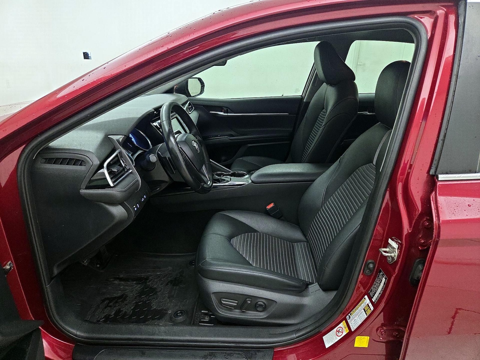 2018 Toyota Camry SE - Photo 12
