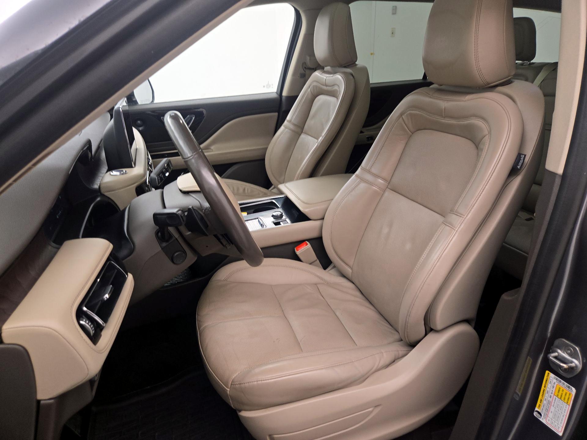 Thumbnail: 2021 Lincoln Aviator - 11