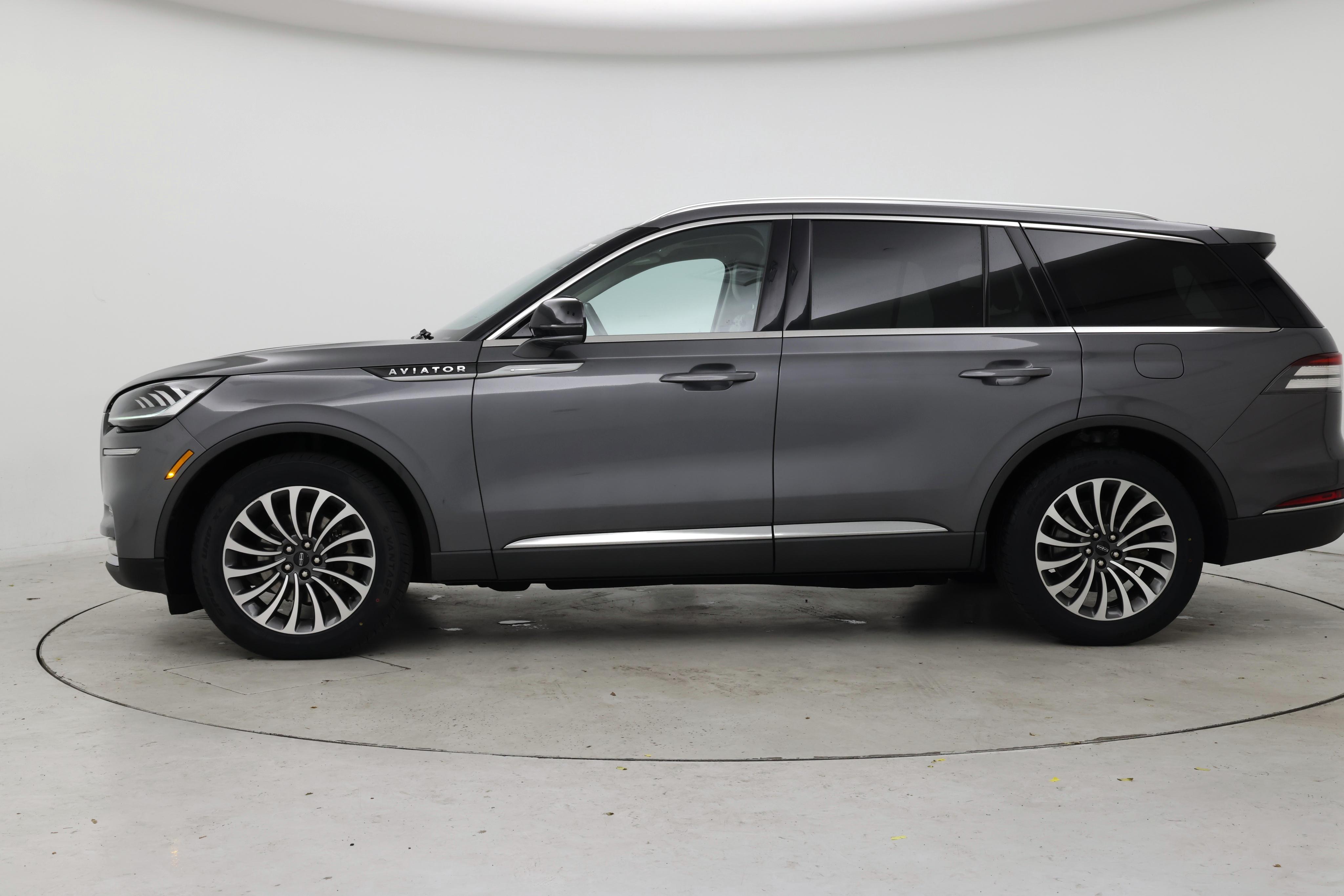Thumbnail: 2021 Lincoln Aviator - 3