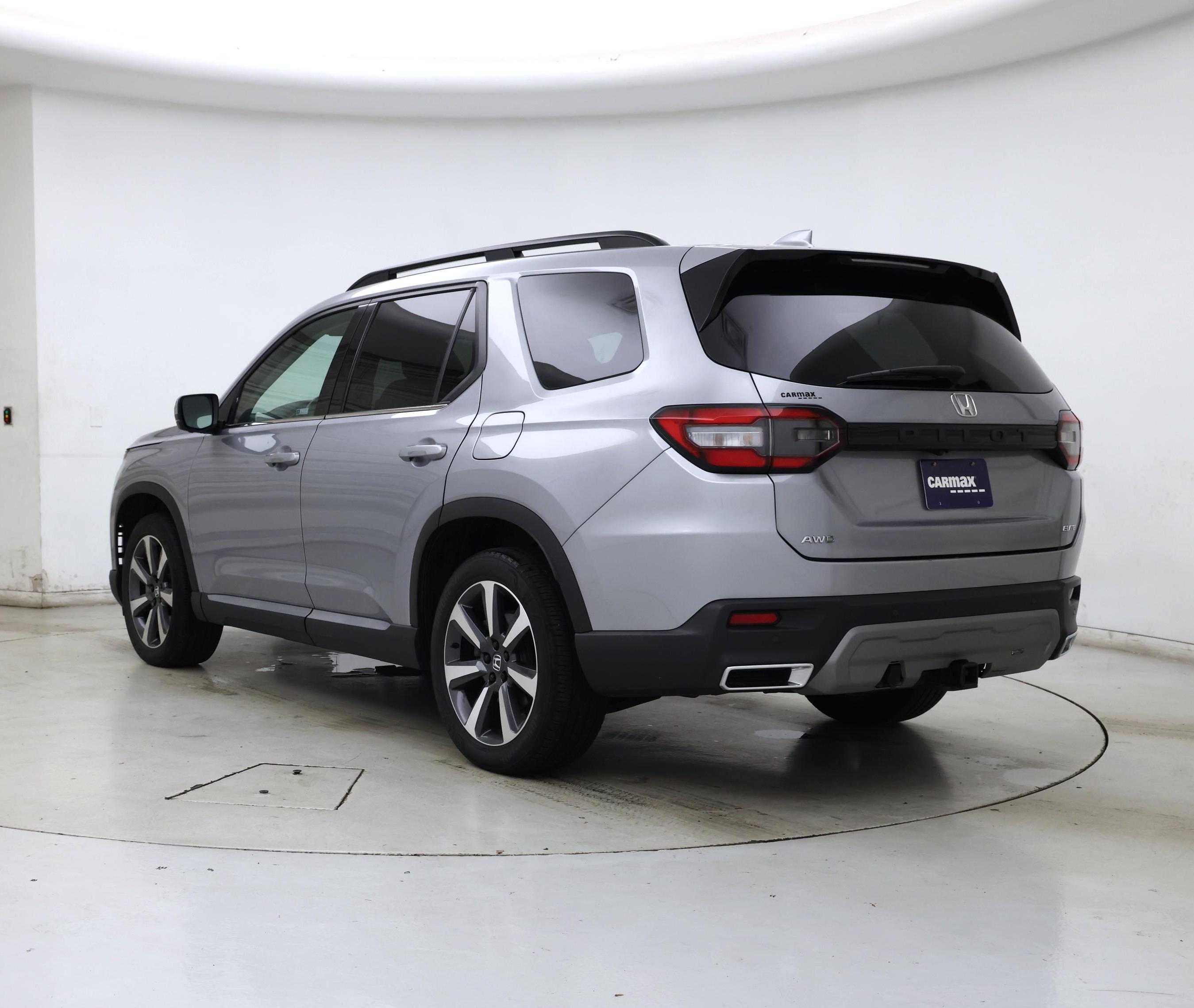 Thumbnail: 2023 Honda Pilot - 2