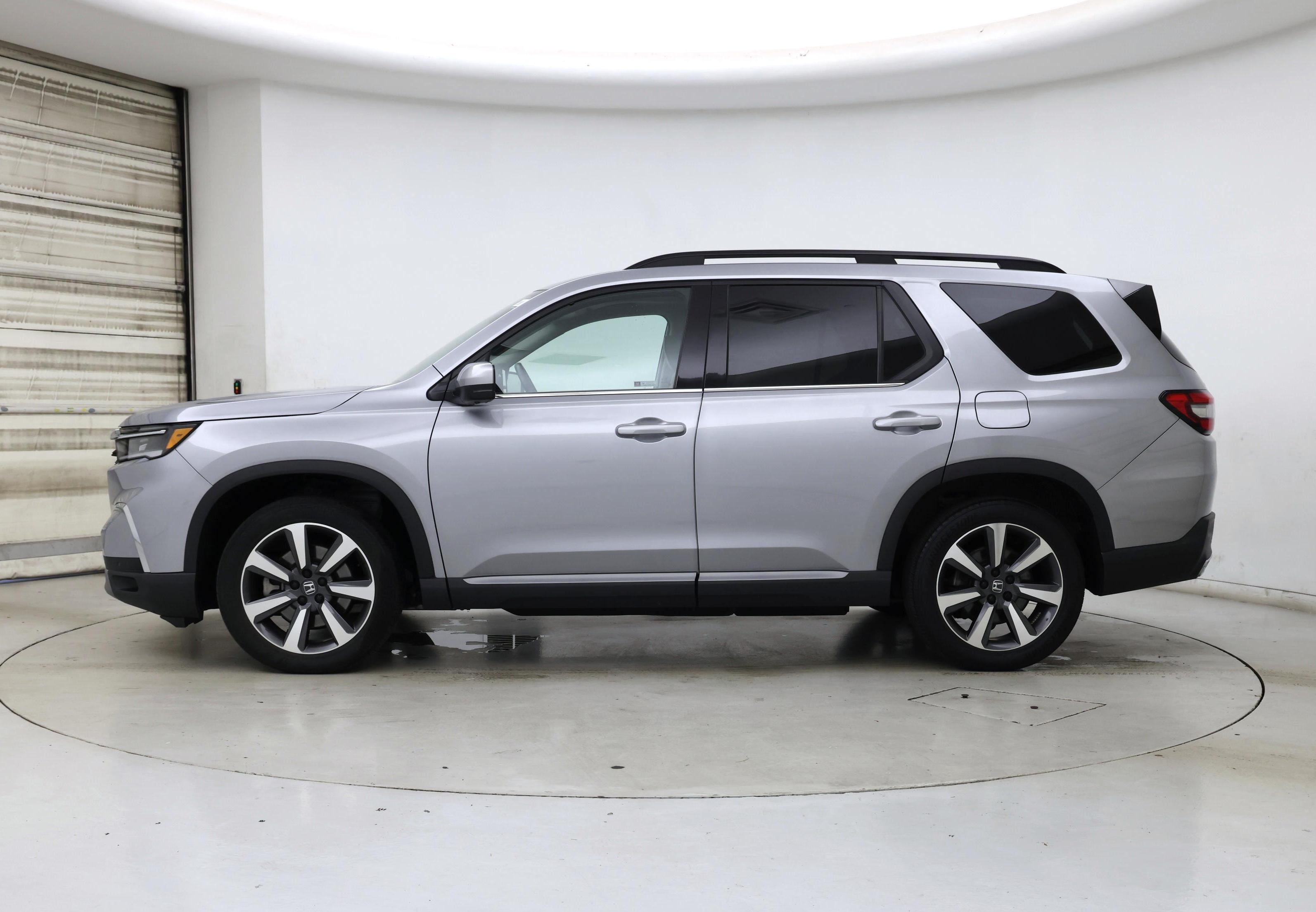 Thumbnail: 2023 Honda Pilot - 3