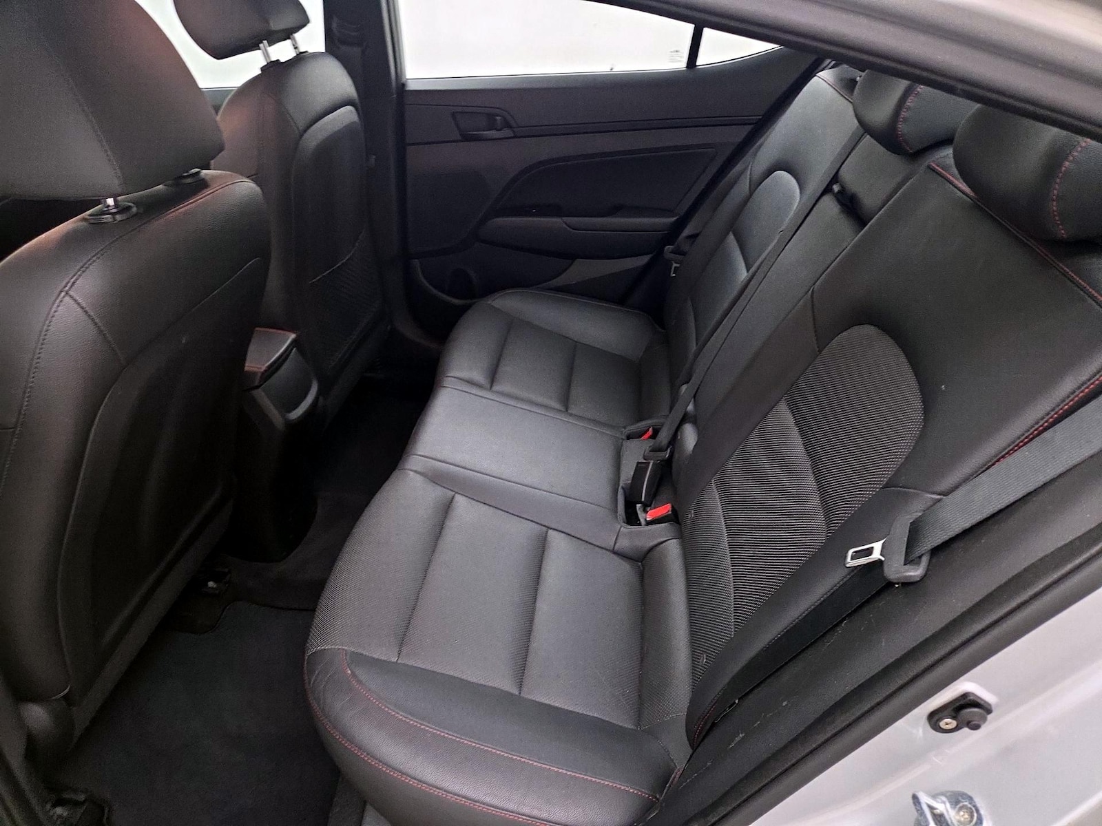 2018 Hyundai Elantra Sport - Photo 21