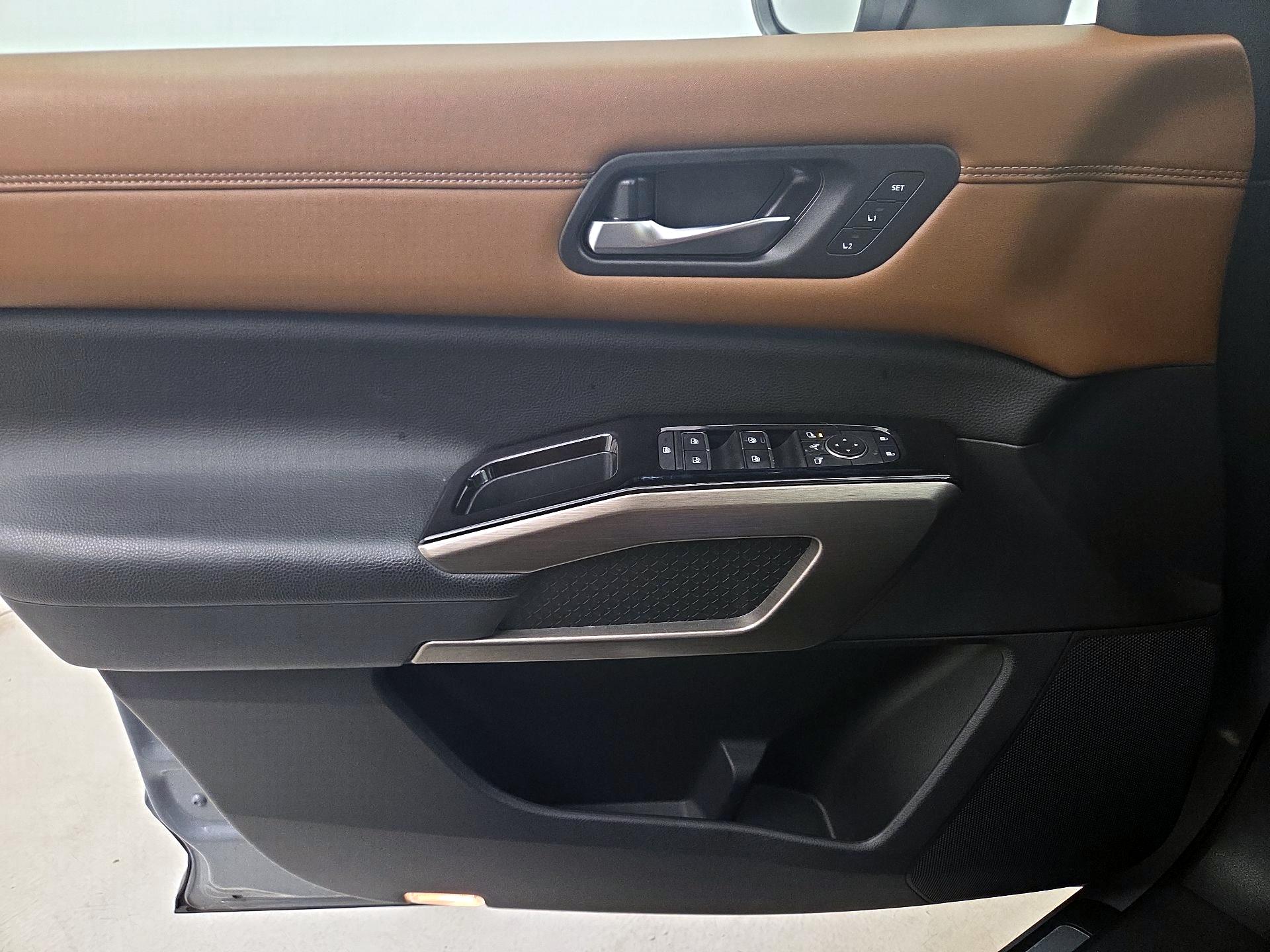 Thumbnail: 2022 Nissan Pathfinder - 12