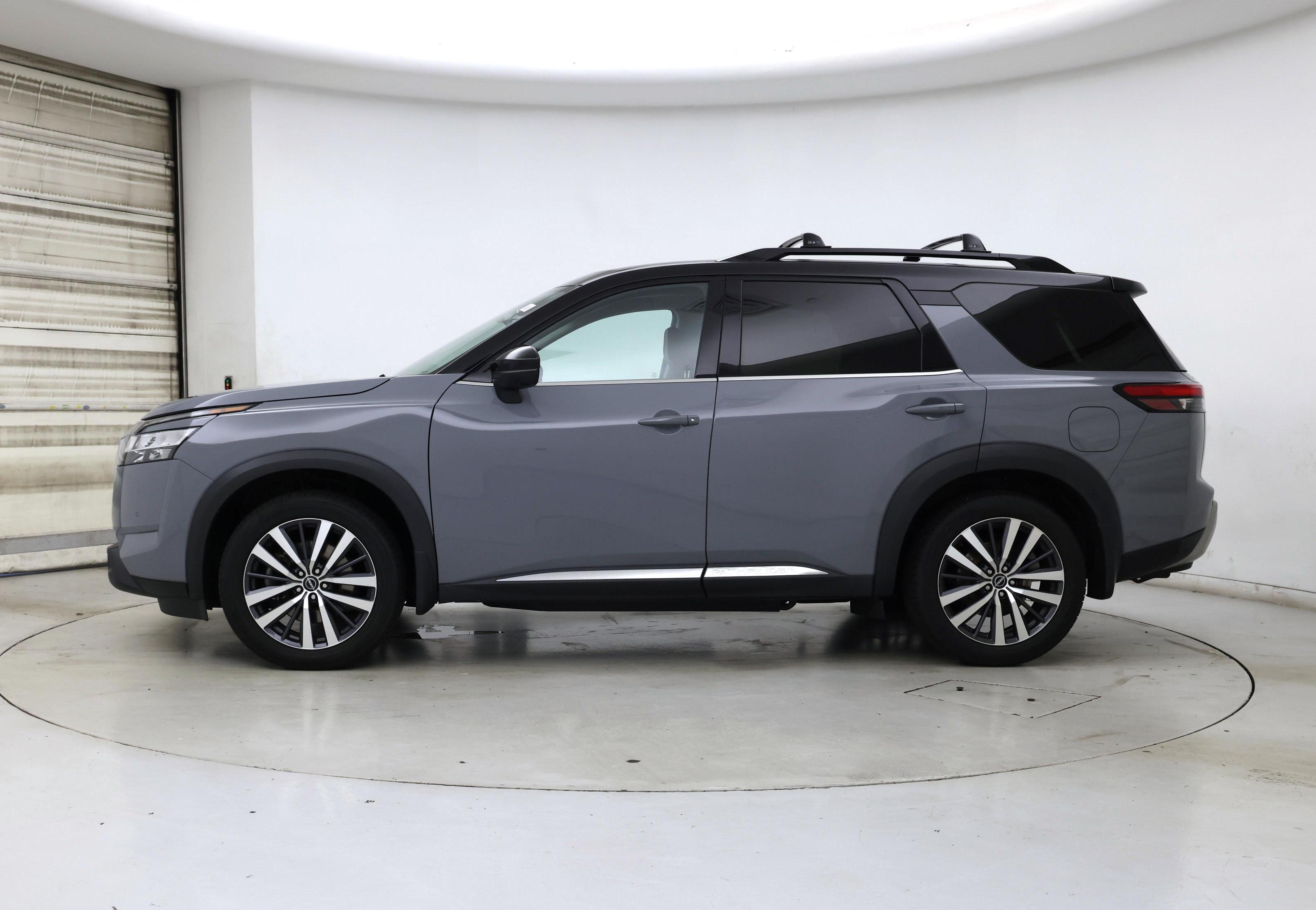 Thumbnail: 2022 Nissan Pathfinder - 3