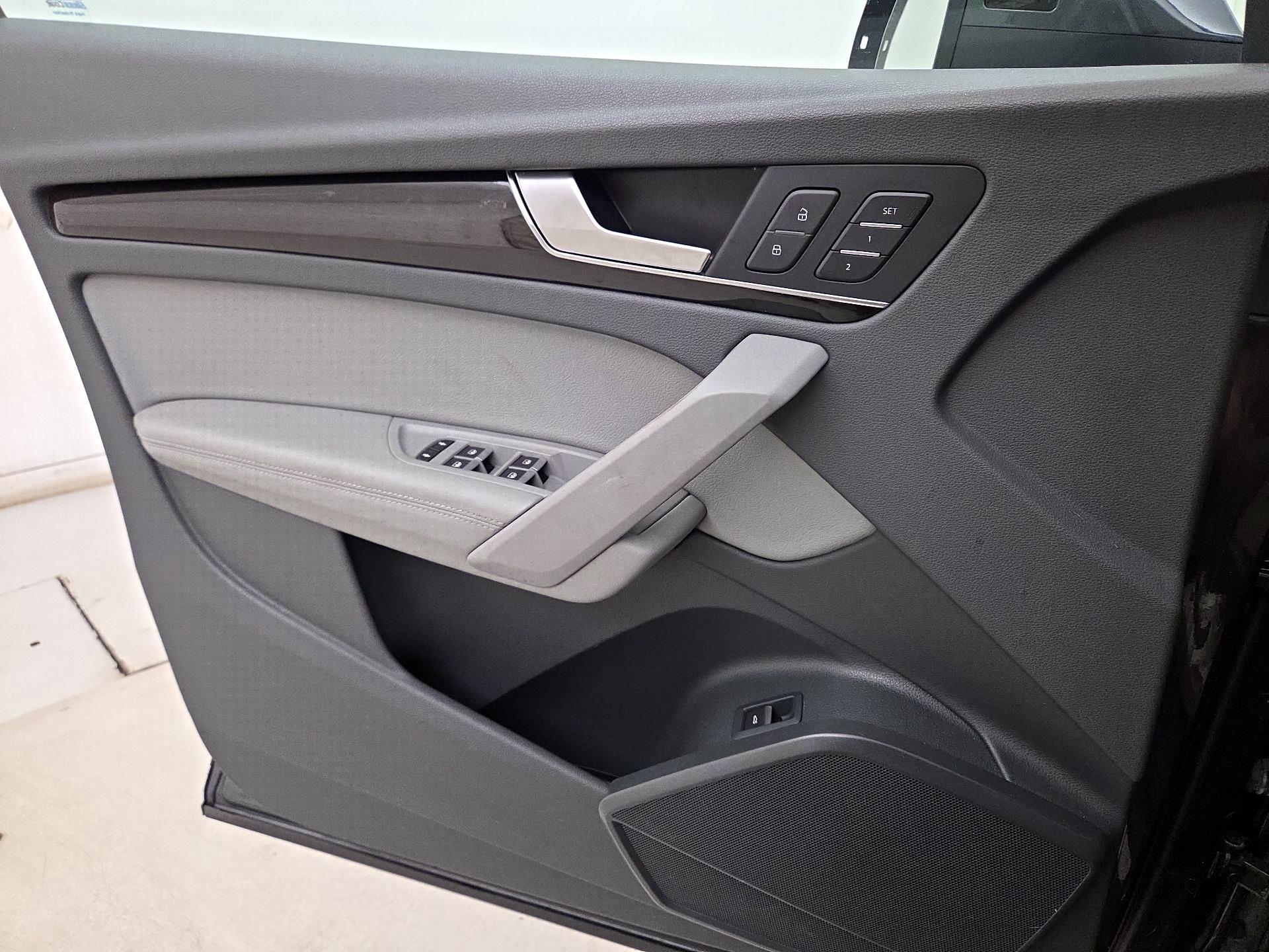 Thumbnail: 2020 Audi Q5 - 12