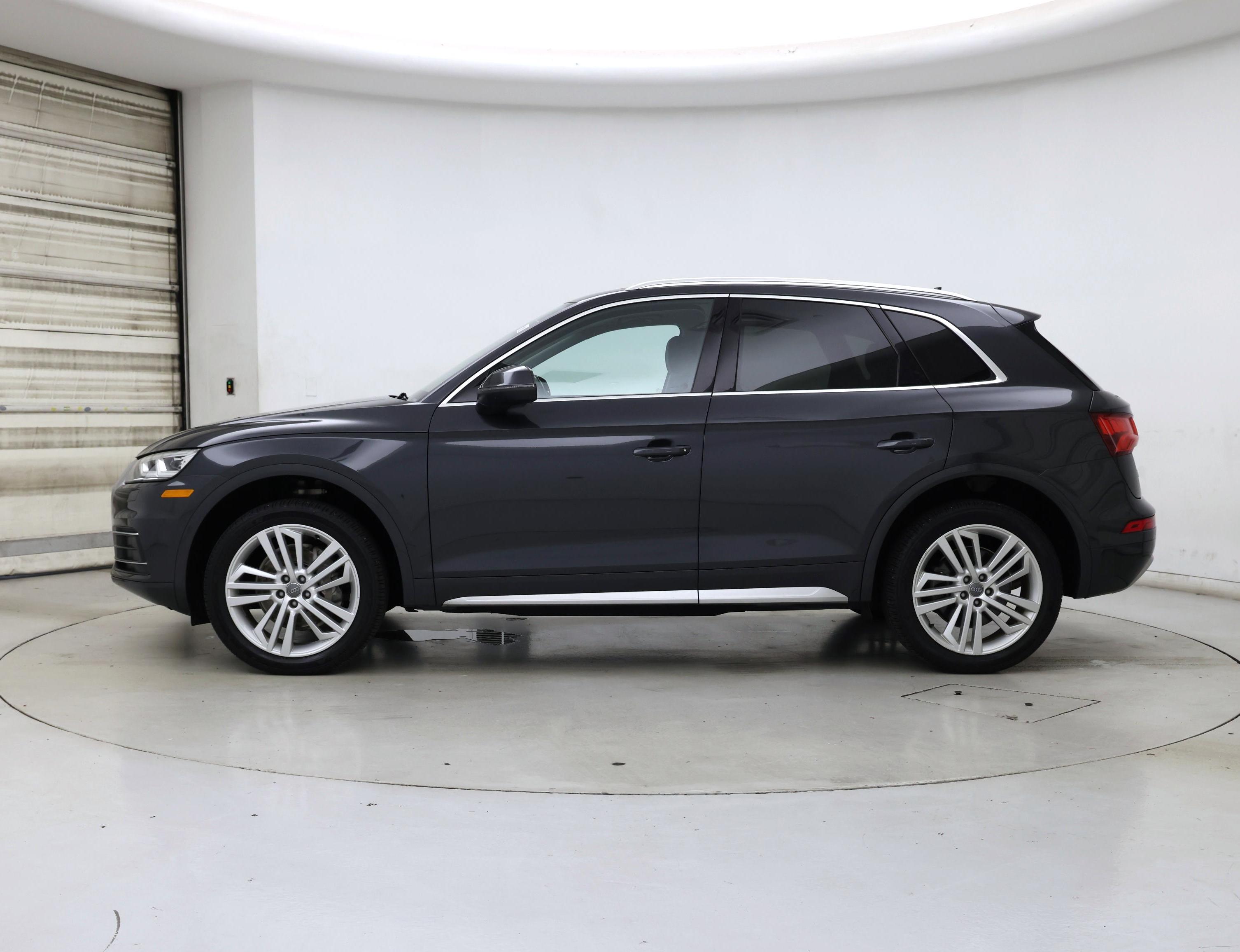 Thumbnail: 2020 Audi Q5 - 3