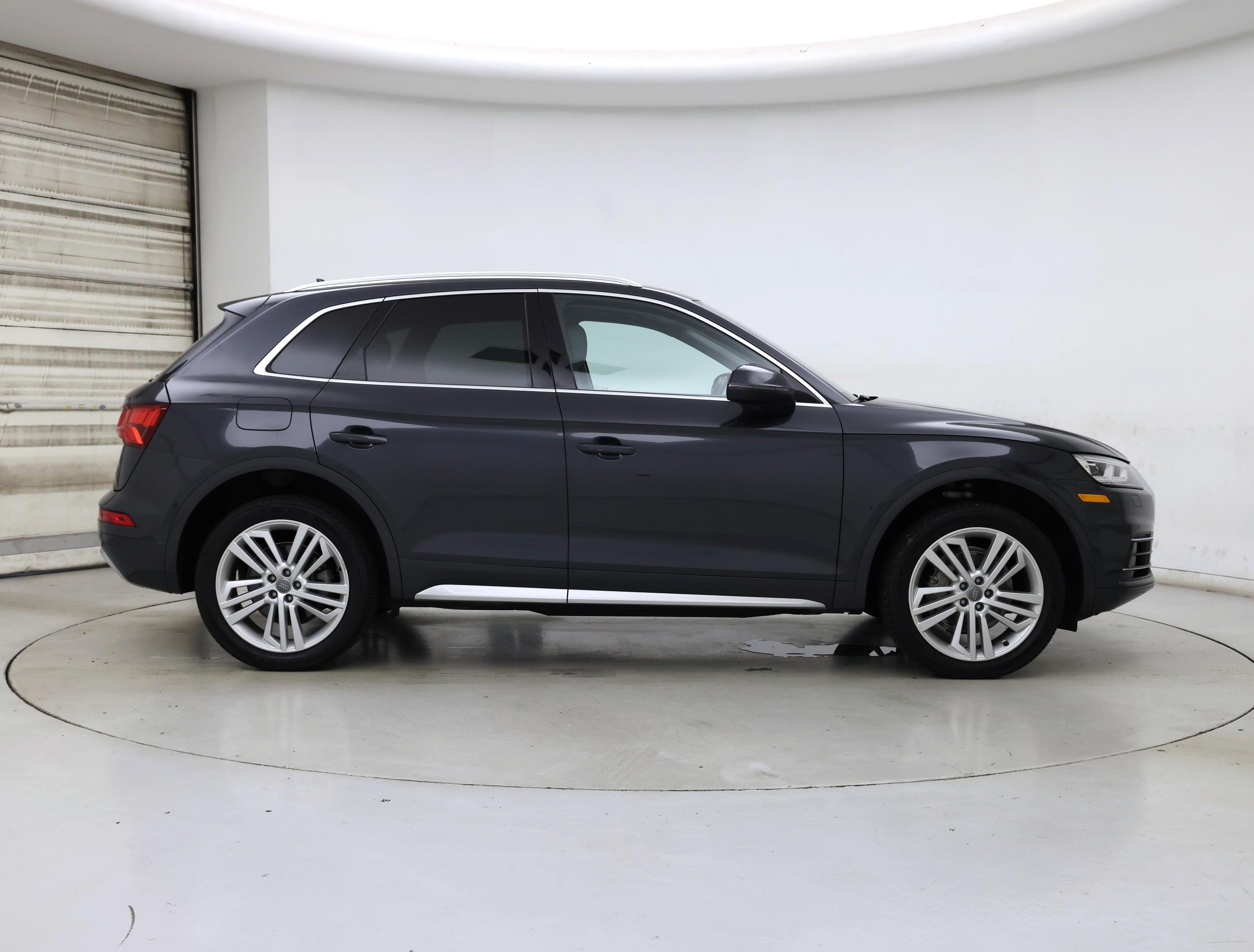 Thumbnail: 2020 Audi Q5 - 7
