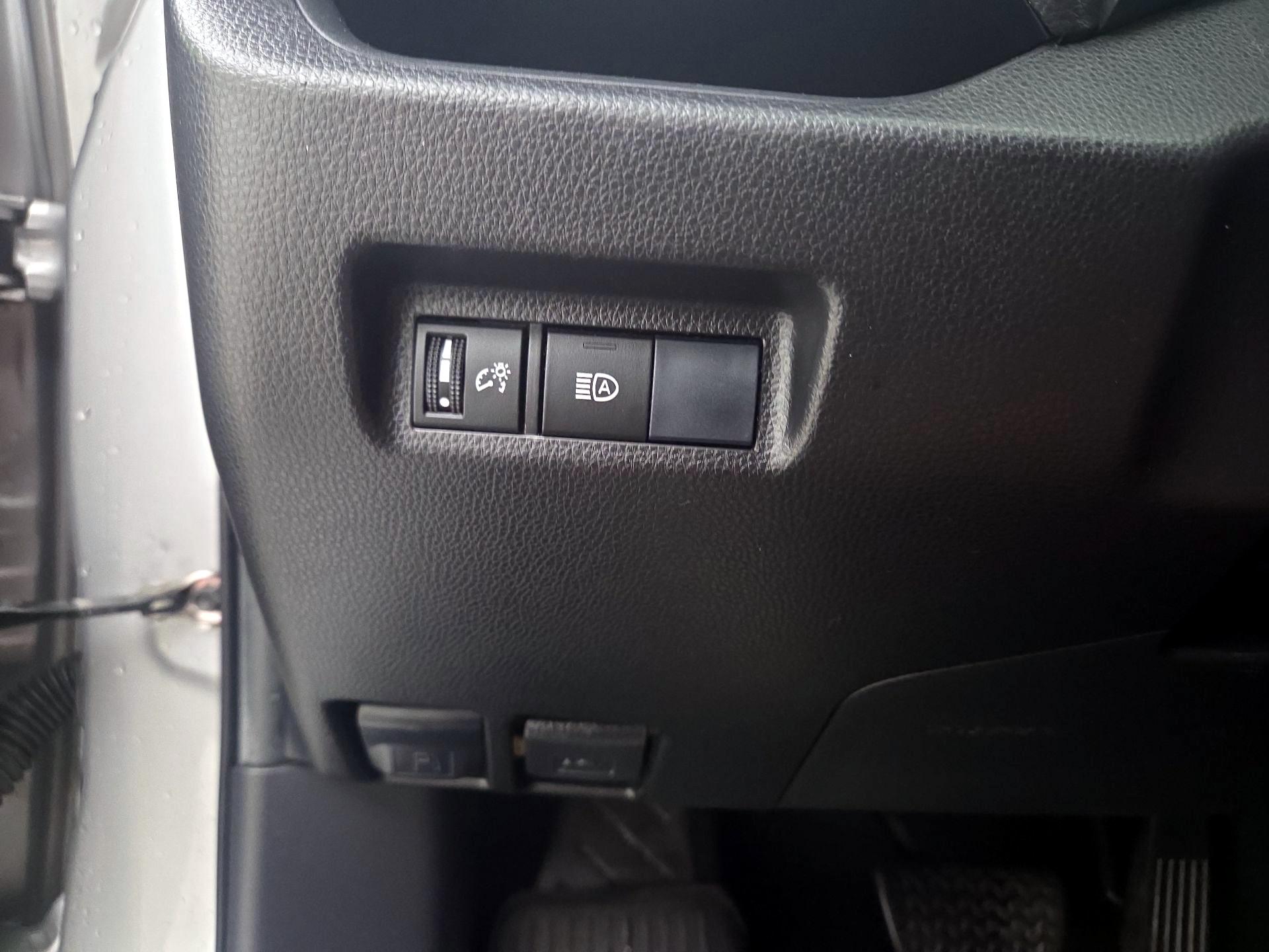 Thumbnail: 2019 Toyota RAV4 - 13