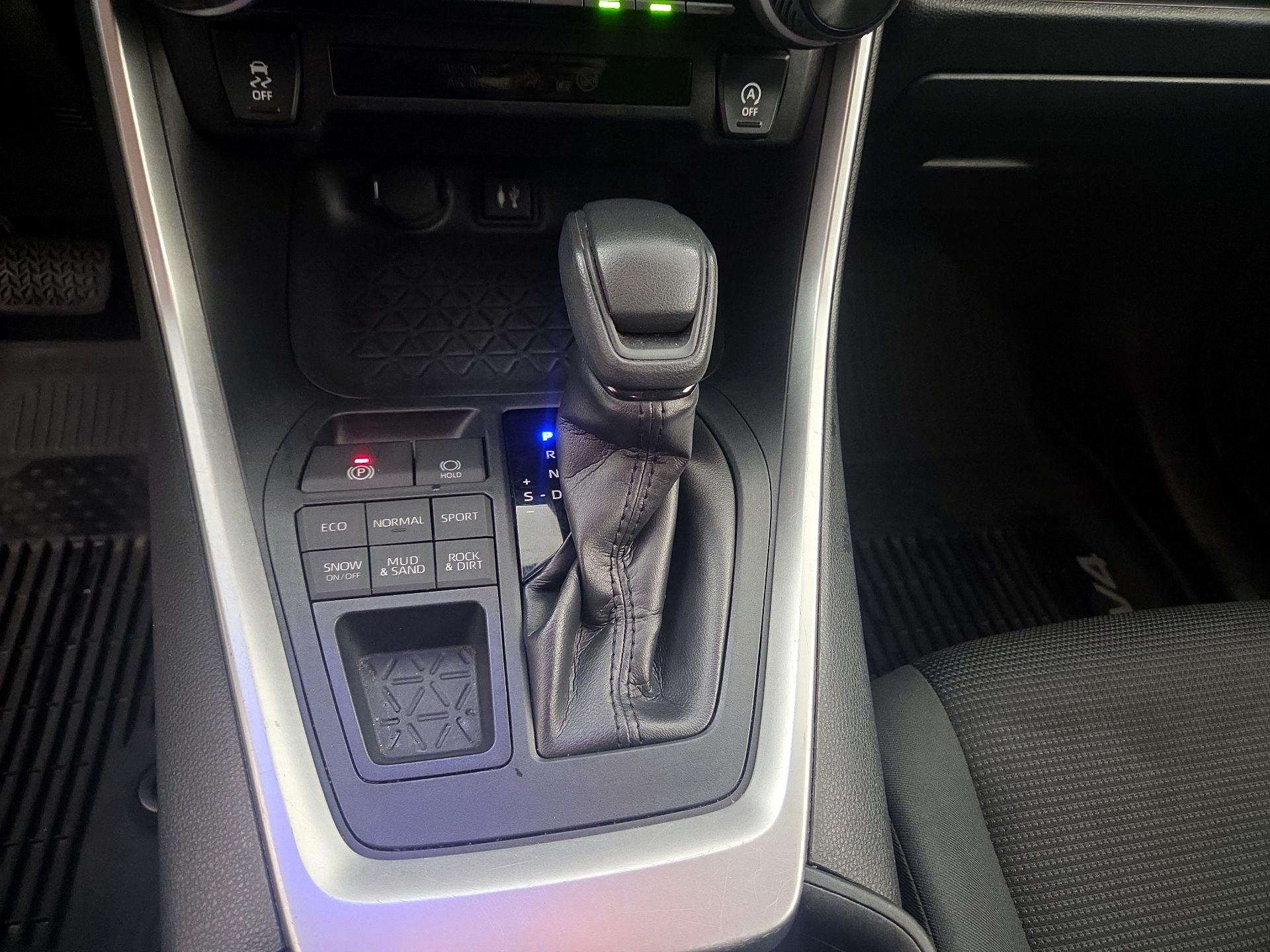 Thumbnail: 2019 Toyota RAV4 - 17