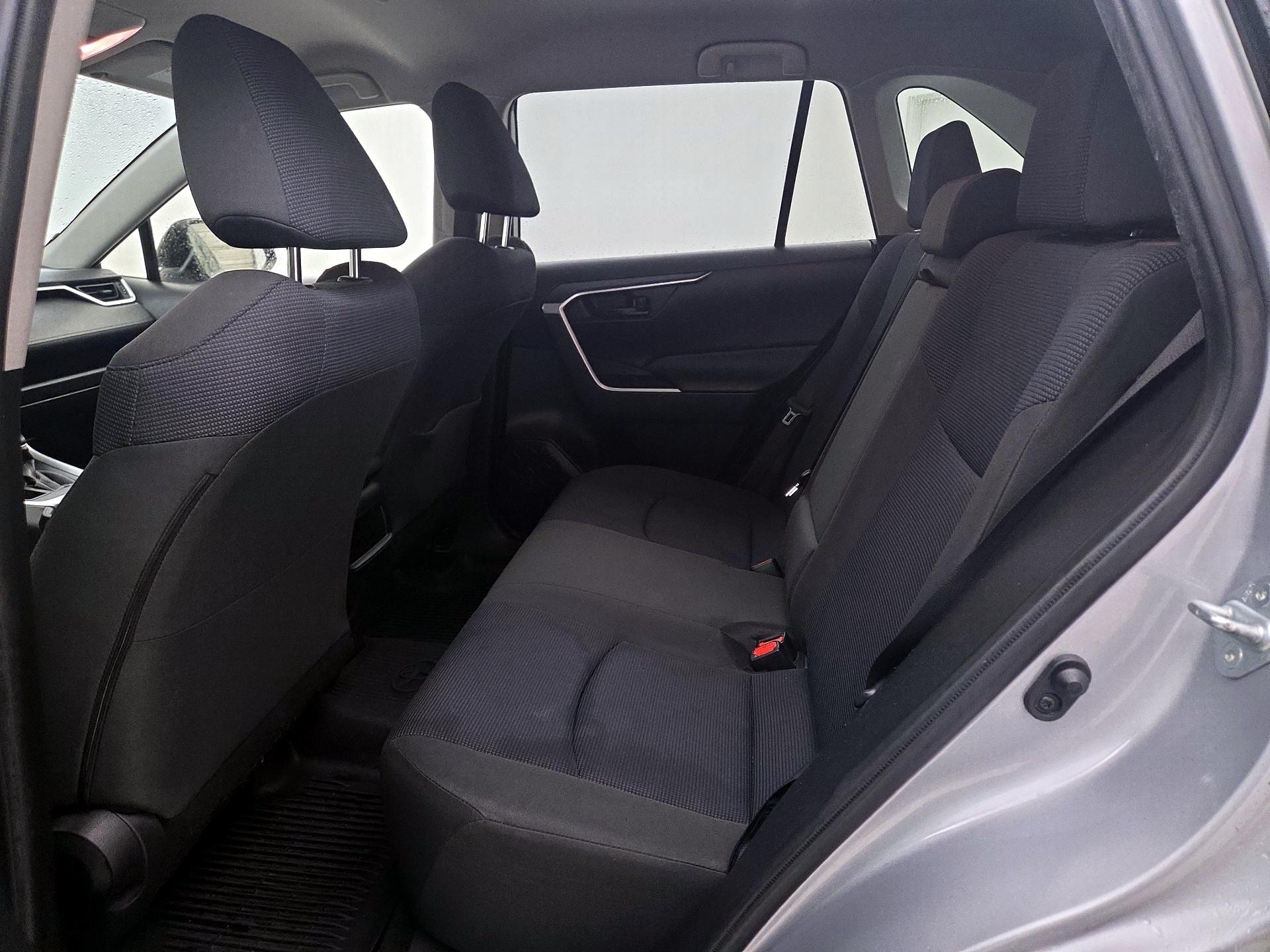 Thumbnail: 2019 Toyota RAV4 - 19