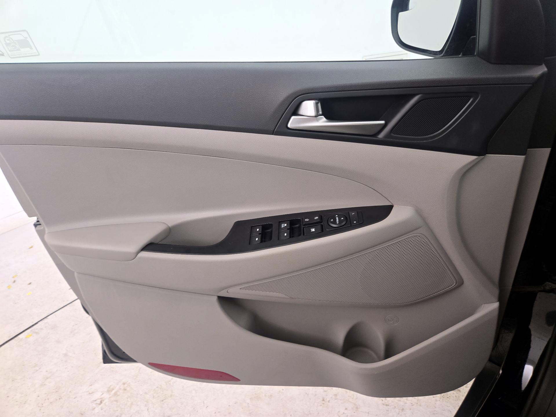Thumbnail: 2019 Hyundai Tucson - 12
