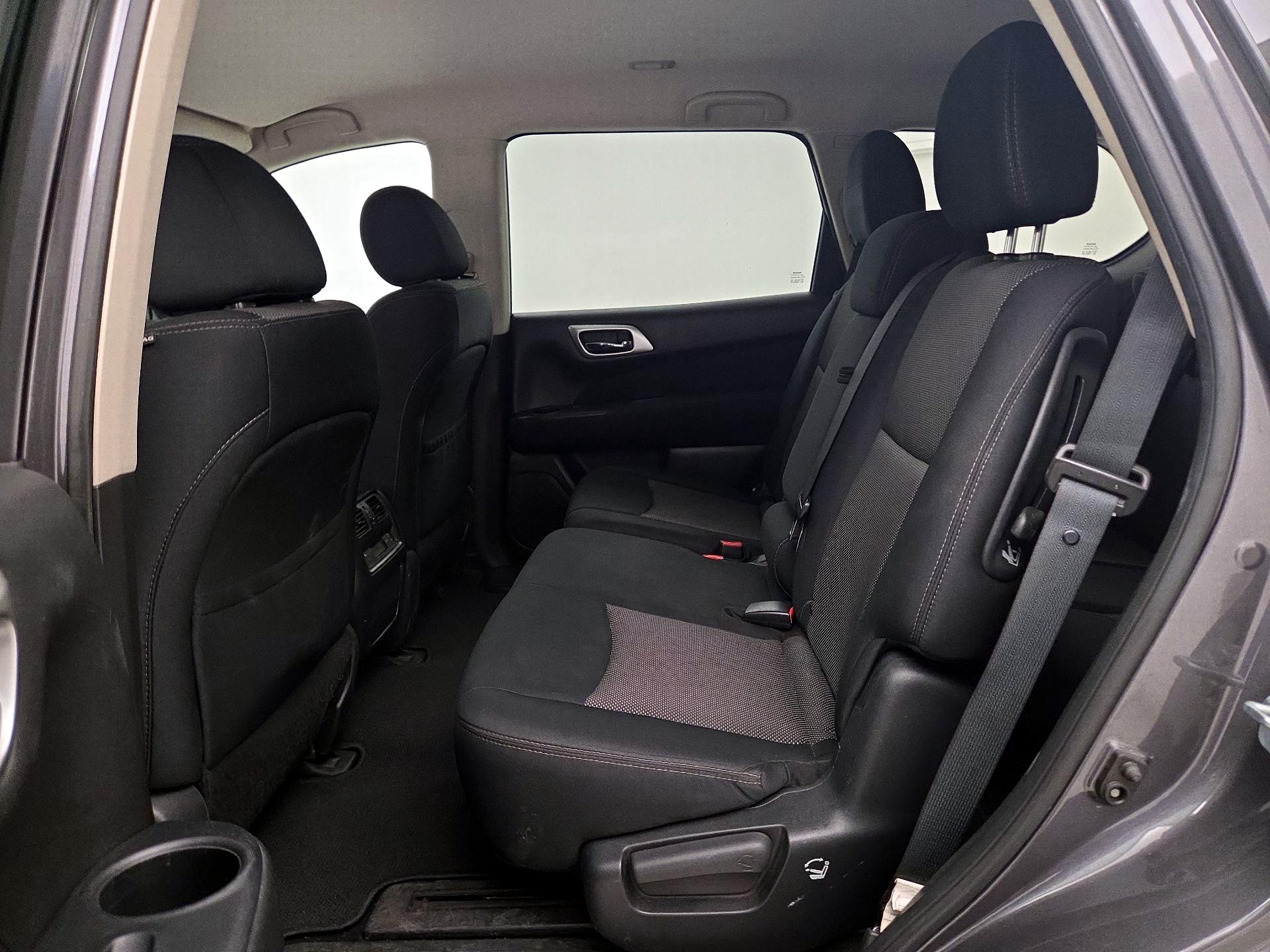 Thumbnail: 2017 Nissan Pathfinder - 19