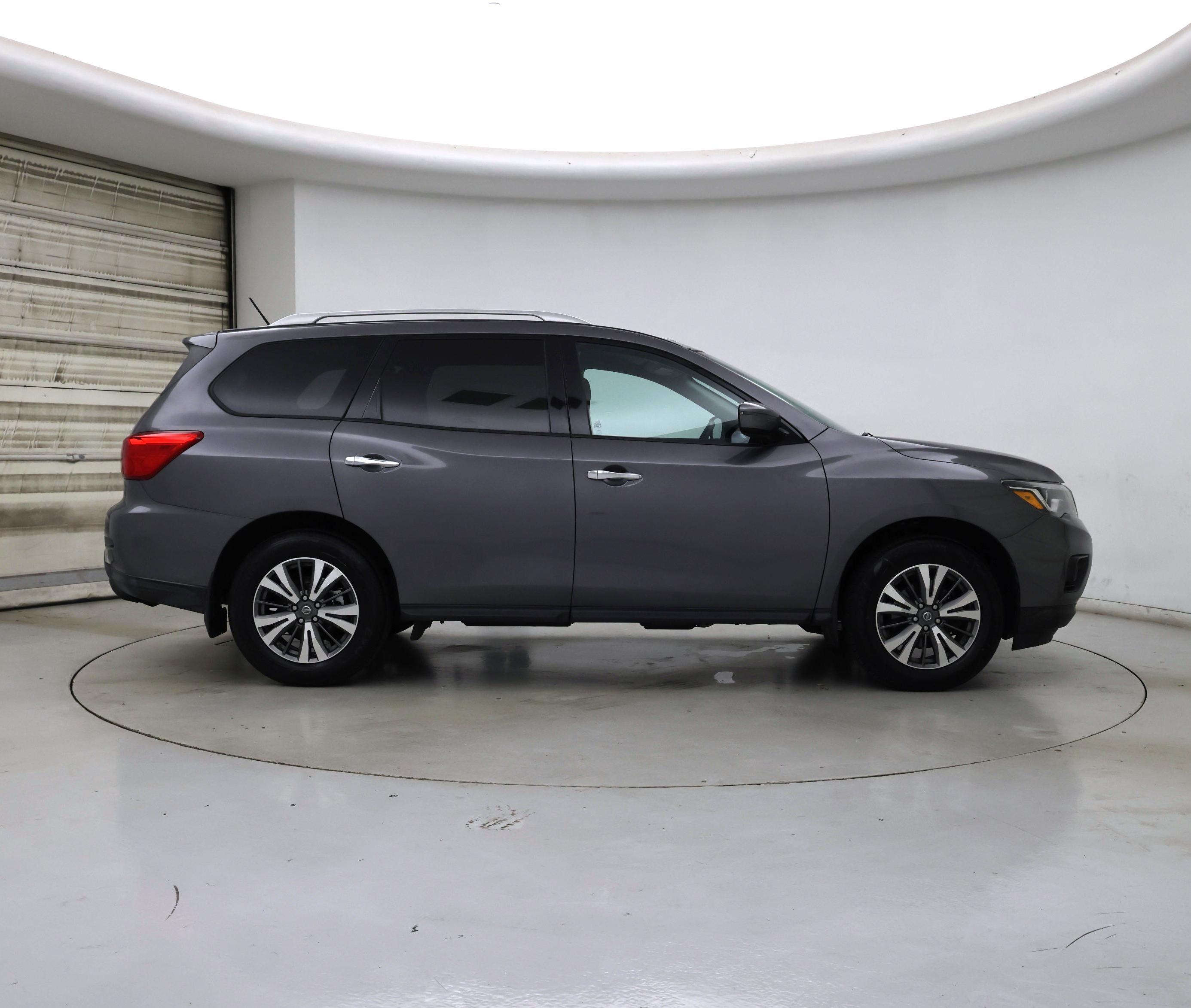 Thumbnail: 2017 Nissan Pathfinder - 7