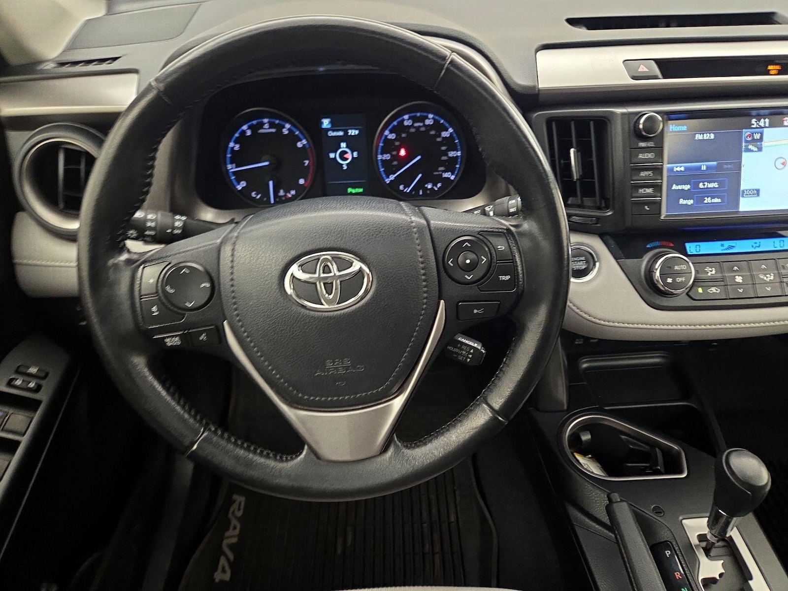 2017 Toyota RAV4 XLE - Photo 11
