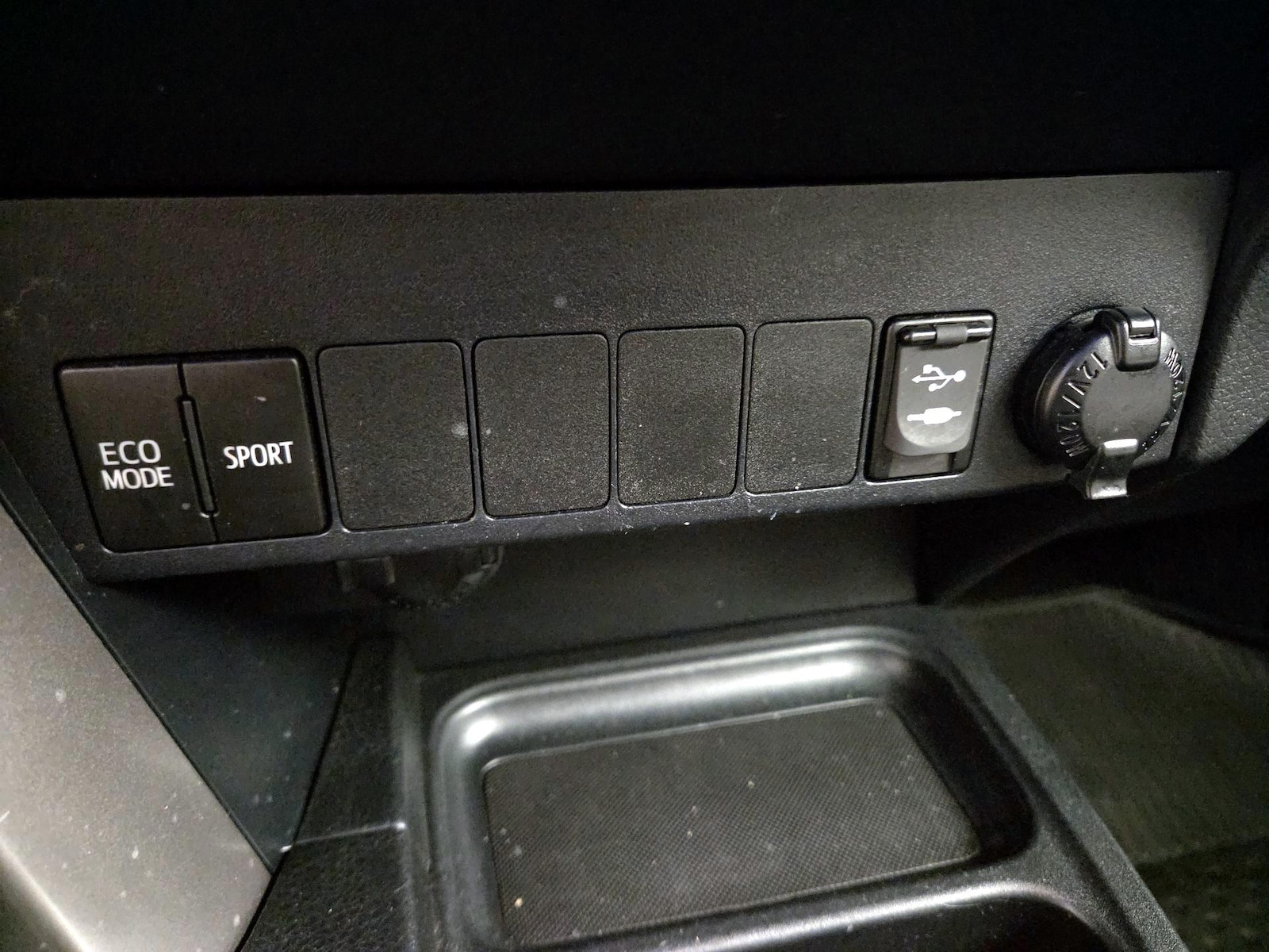 2017 Toyota RAV4 XLE - Photo 20