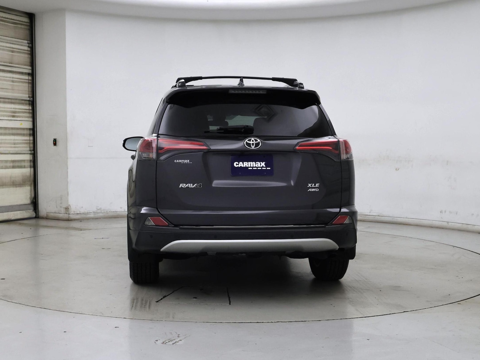 2017 Toyota RAV4 XLE - Photo 7