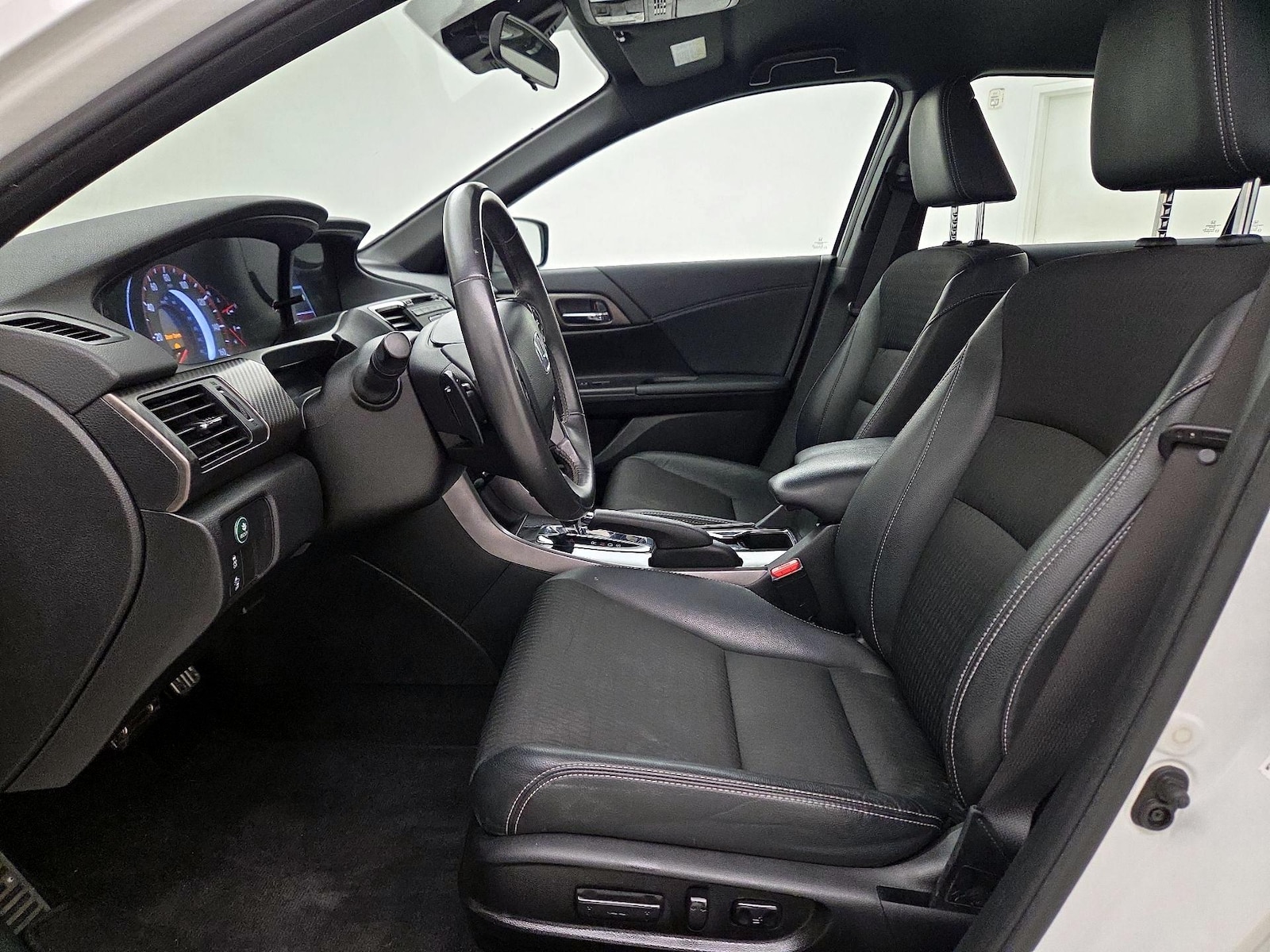 Power Seat(s) & Side Airbags