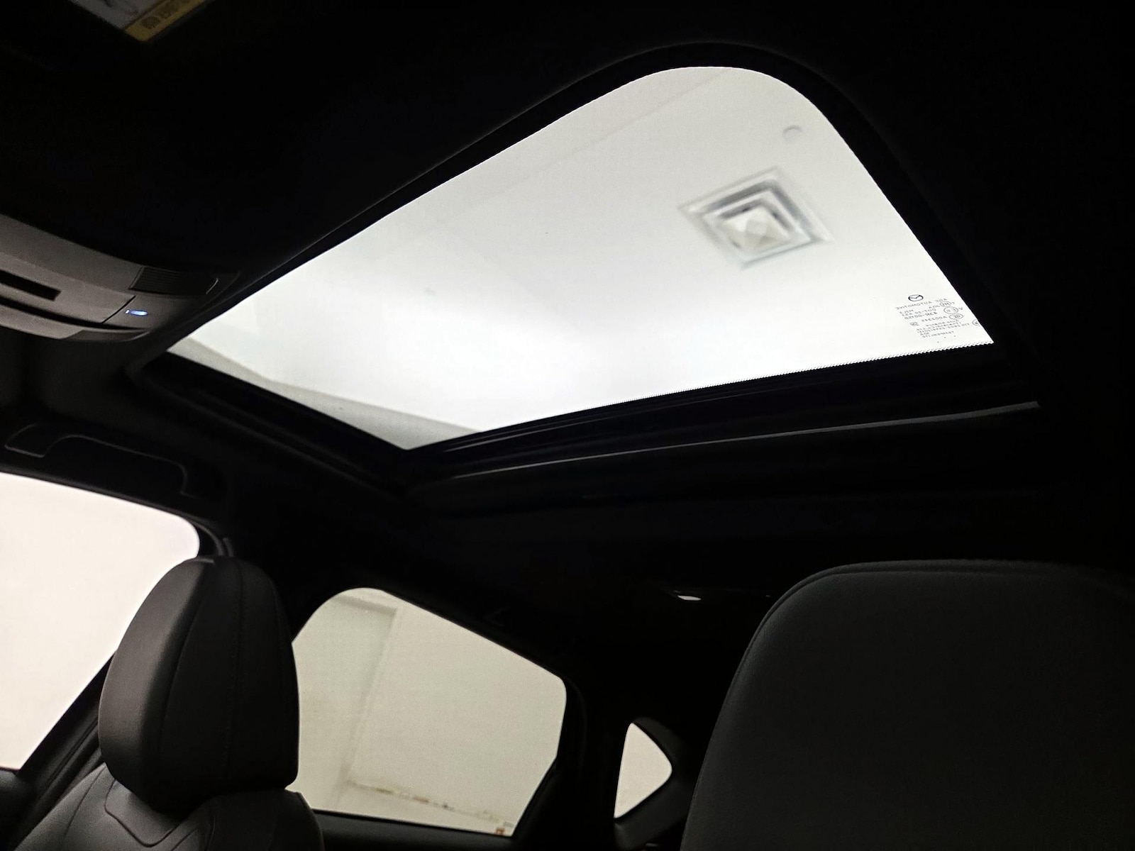 Sunroof(s) & Overhead Airbags