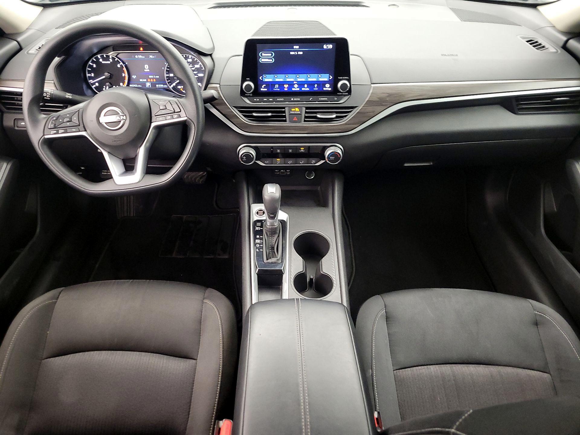 Thumbnail: 2025 Nissan Altima - 9