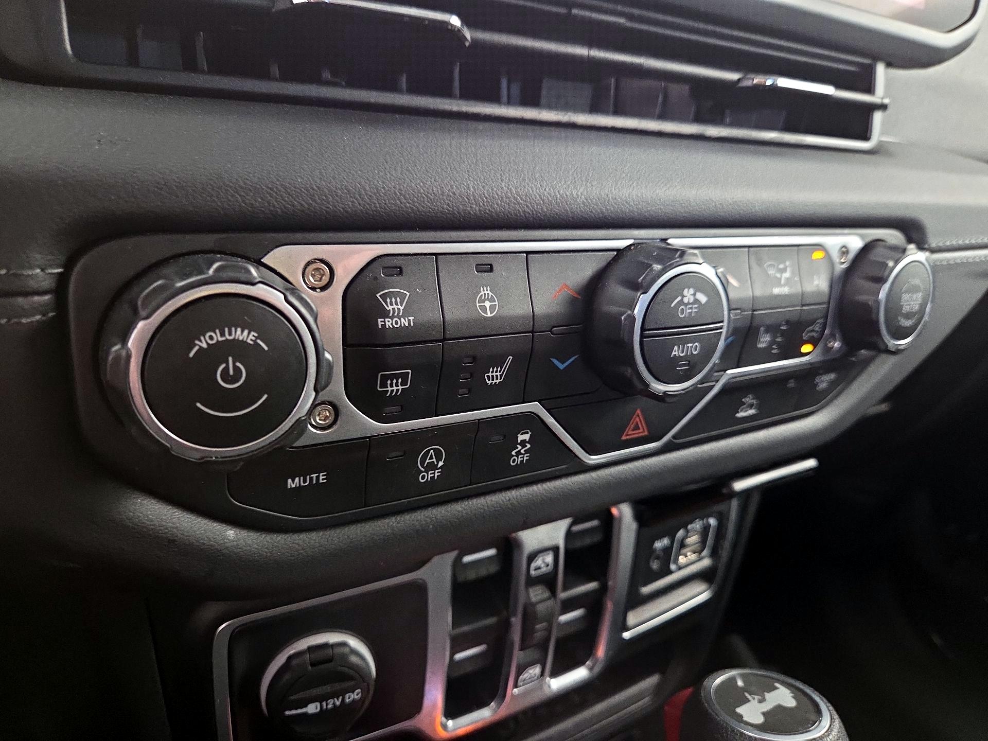 Thumbnail: 2025 Jeep Wrangler - 16