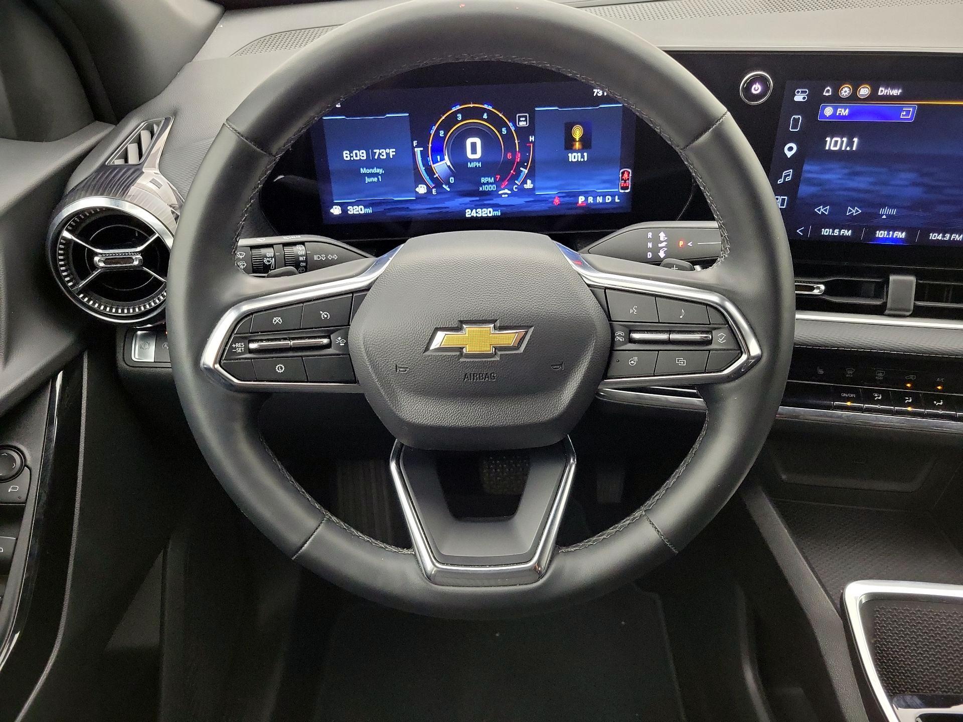 Thumbnail: 2025 Chevrolet Equinox - 10