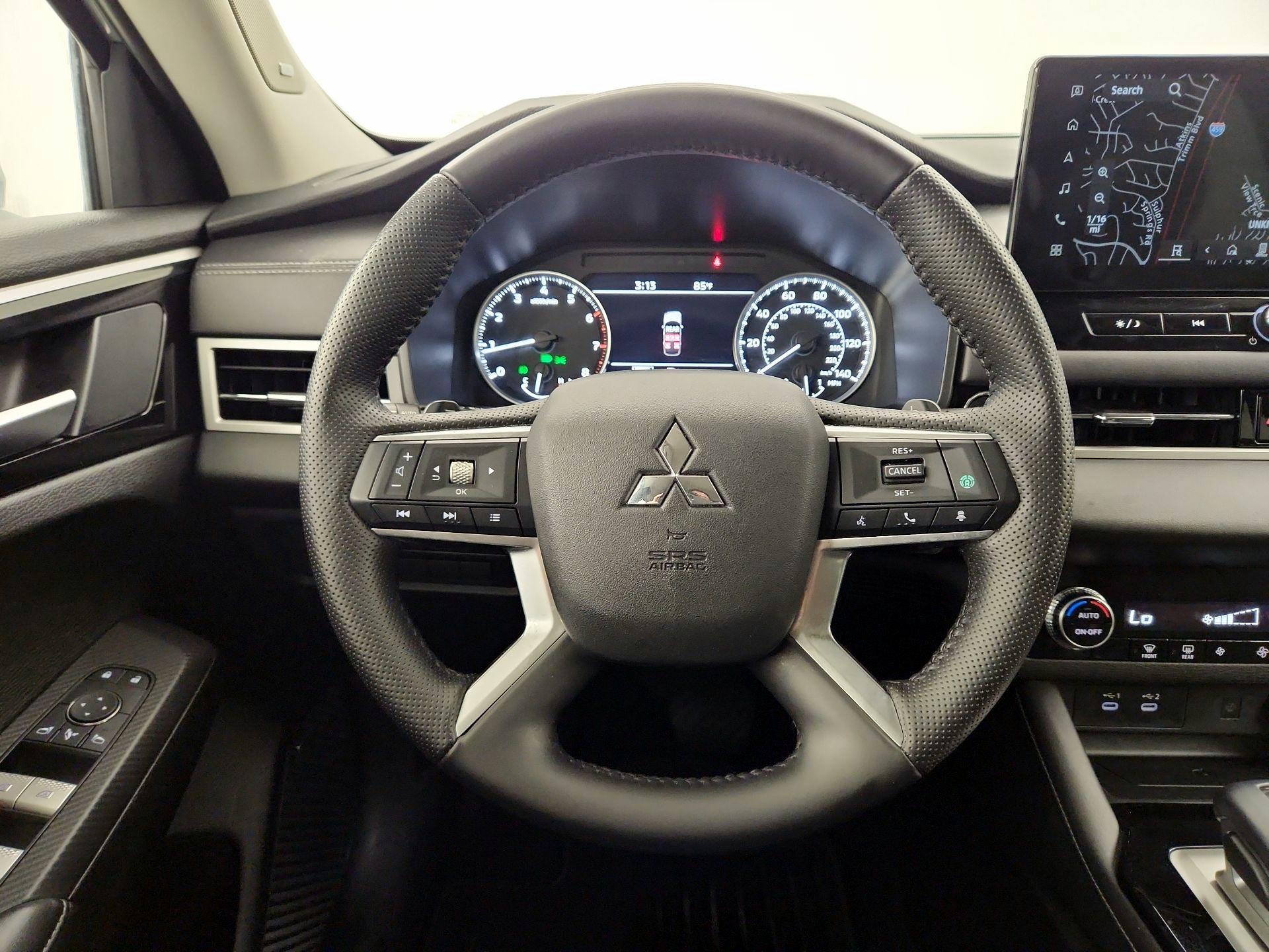 Thumbnail: 2025 Mitsubishi Outlander - 10