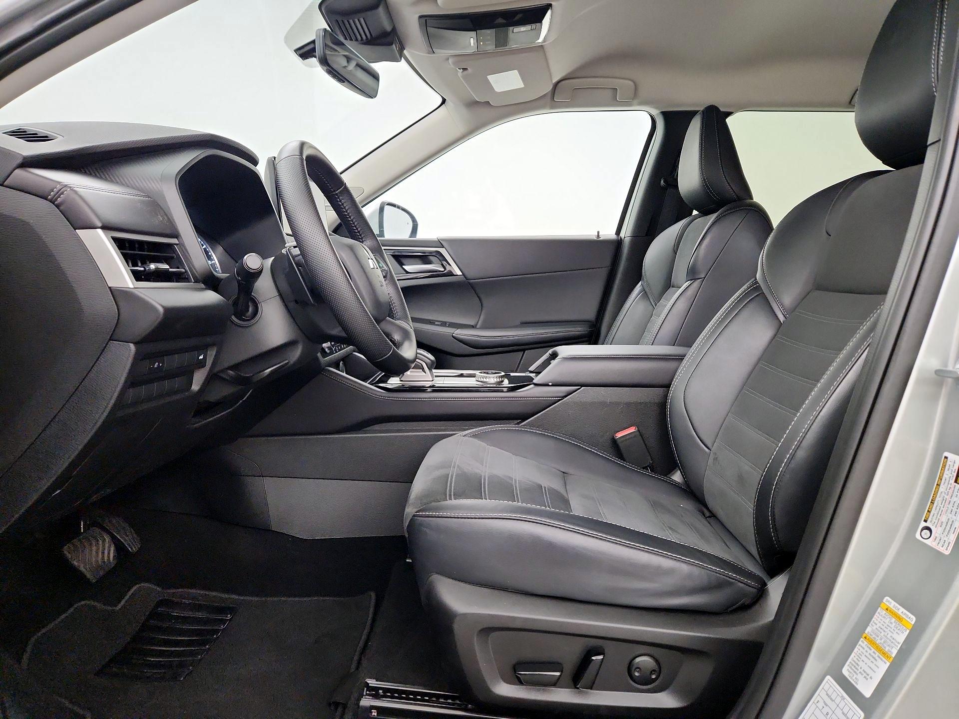 Thumbnail: 2025 Mitsubishi Outlander - 11
