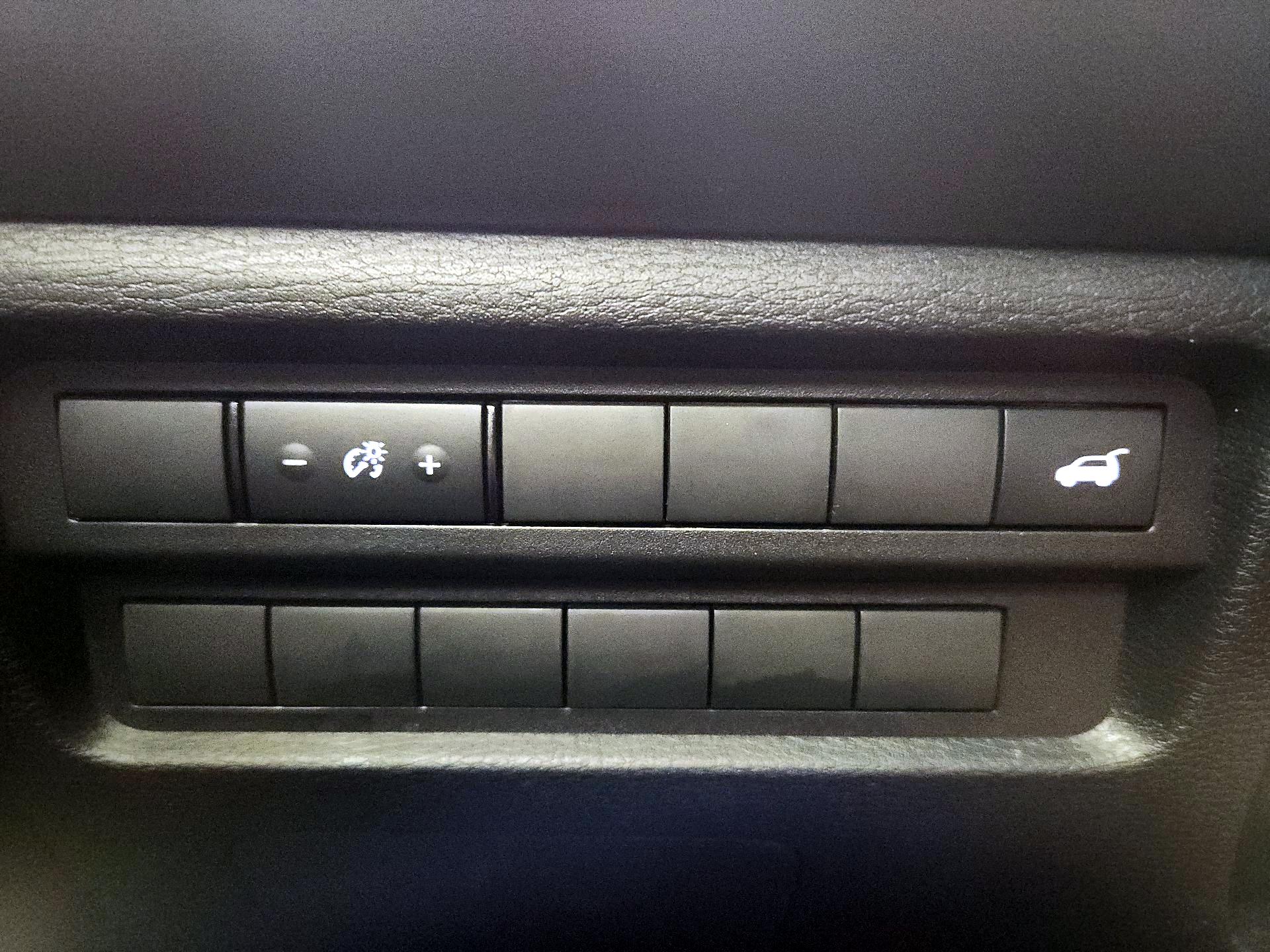 Thumbnail: 2025 Mitsubishi Outlander - 13