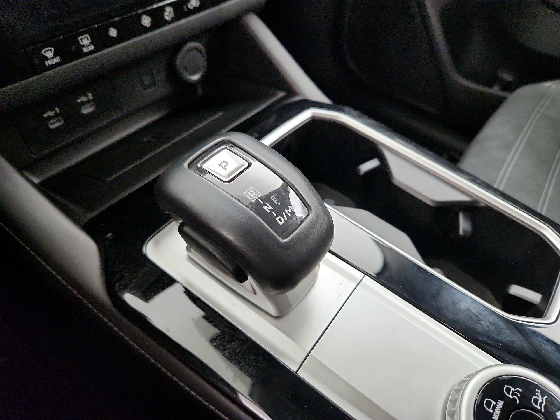 Thumbnail: 2025 Mitsubishi Outlander - 18
