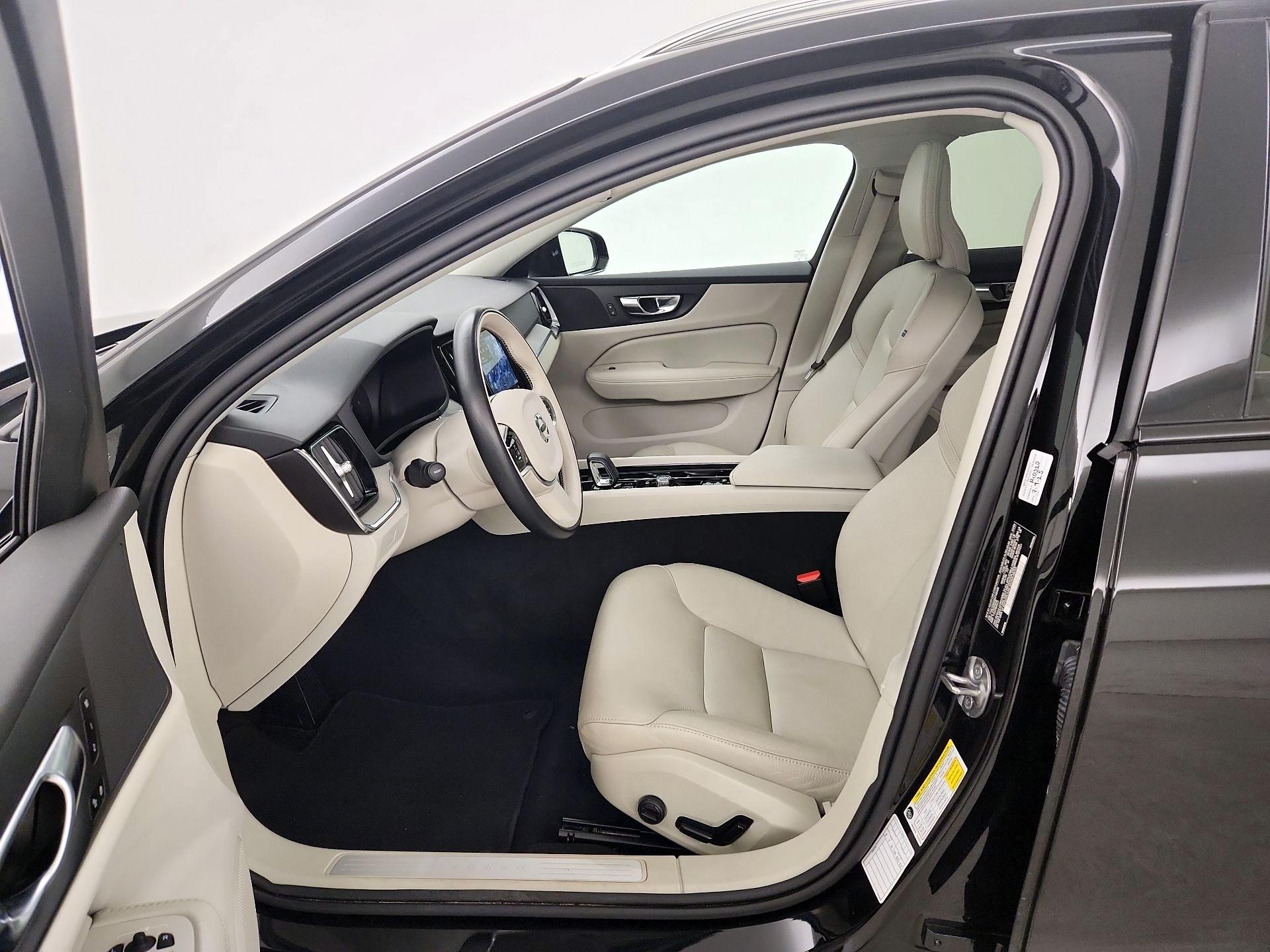 Thumbnail: 2025 Volvo S60 - 11