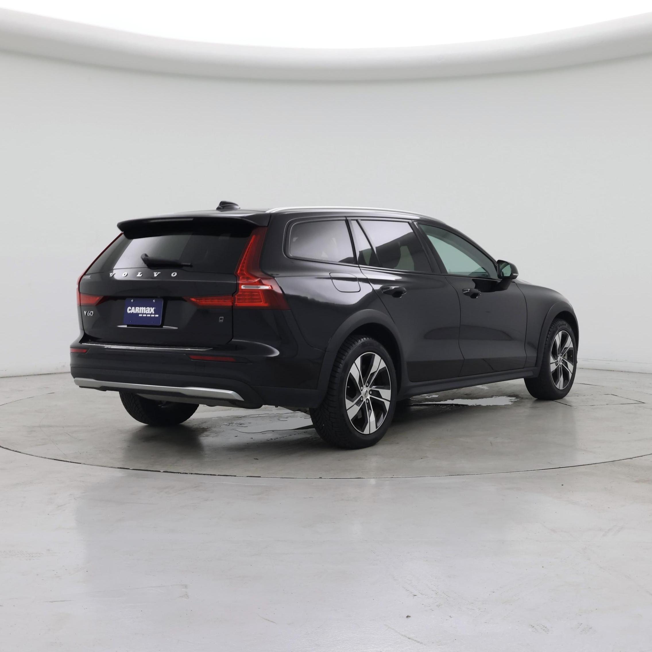 Thumbnail: 2025 Volvo S60 - 8