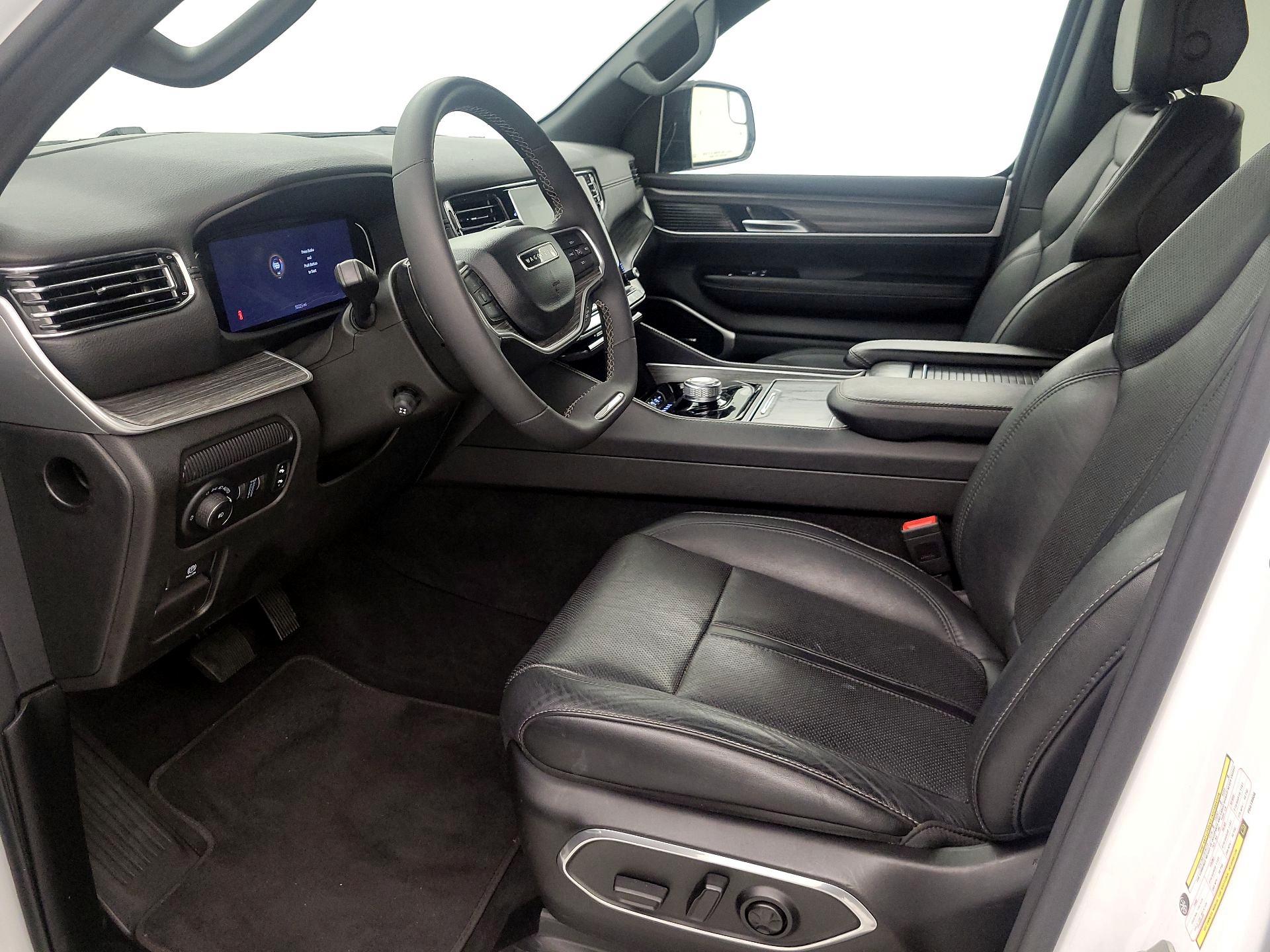 Thumbnail: 2023 Jeep Wagoneer - 11