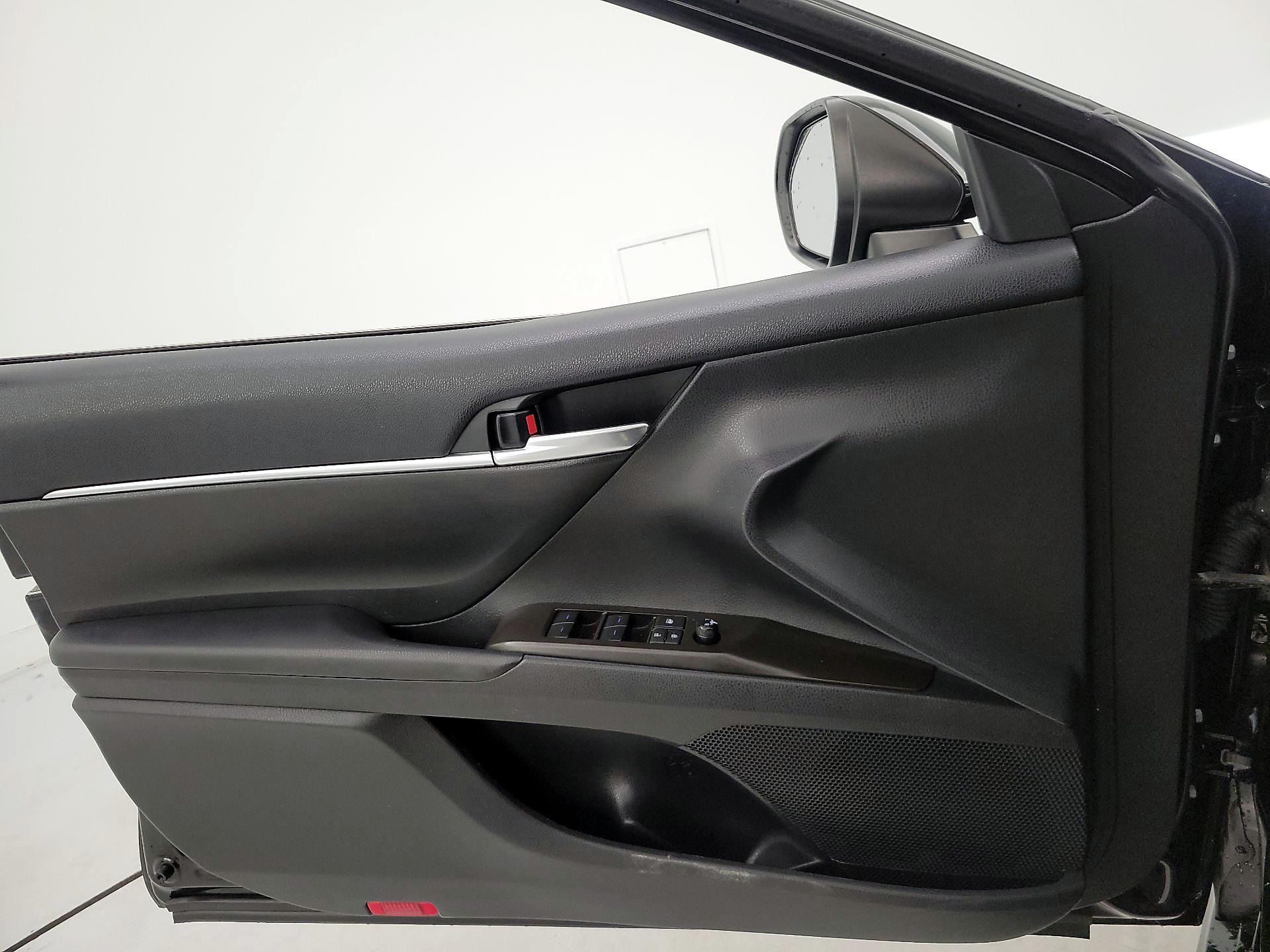 Thumbnail: 2022 Toyota Camry - 12