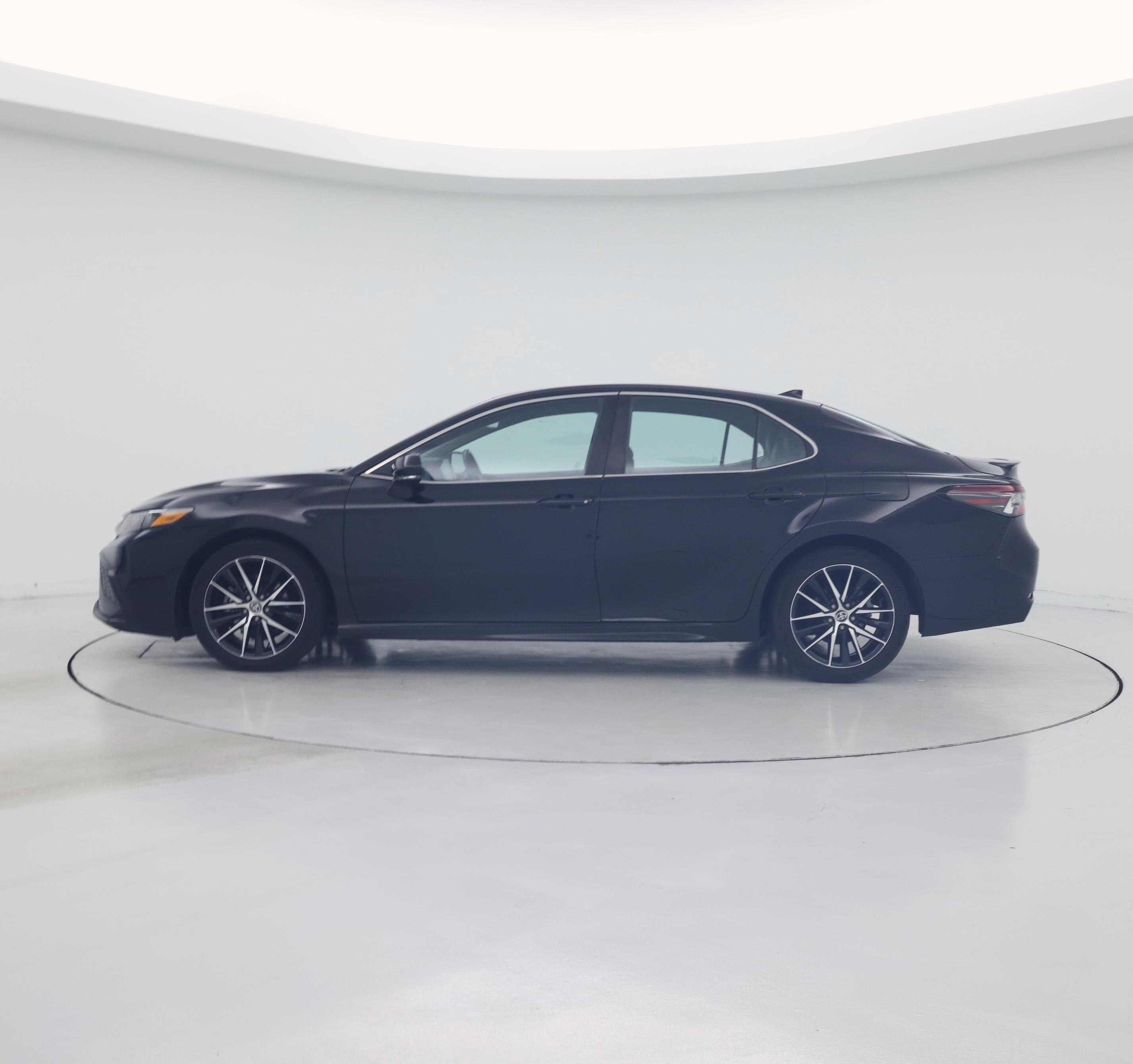 Thumbnail: 2022 Toyota Camry - 3