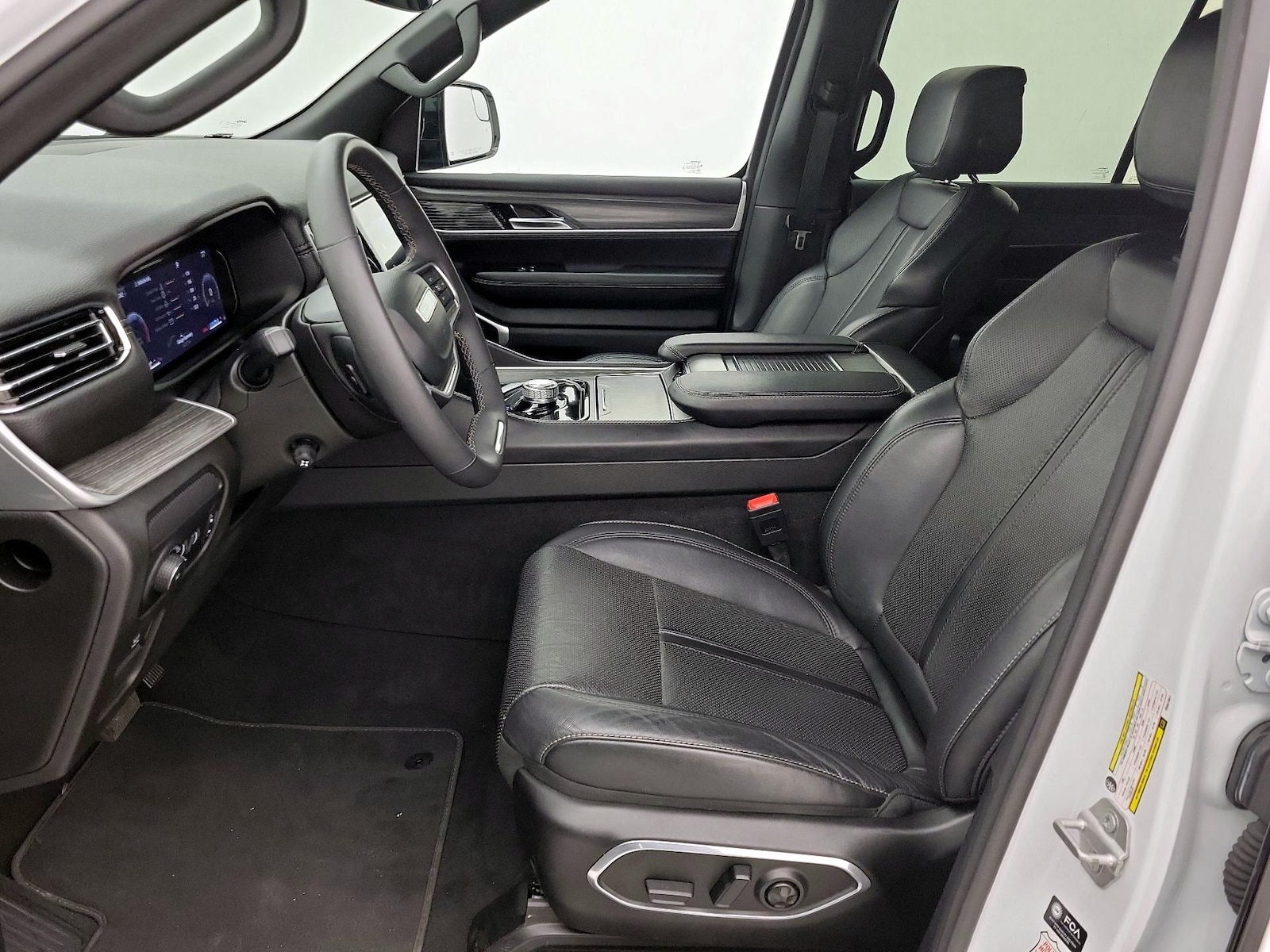 2023 Jeep Wagoneer Series III - Photo 12