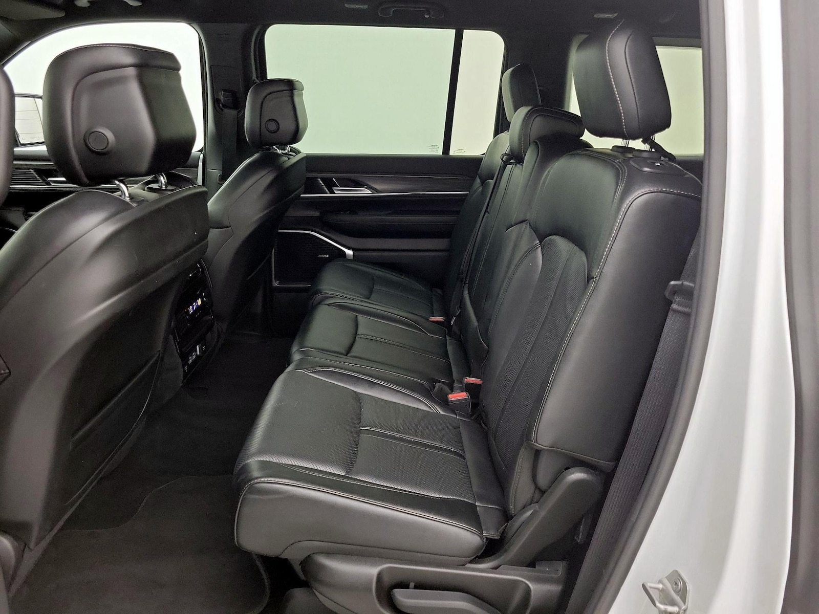2023 Jeep Wagoneer Series III - Photo 21