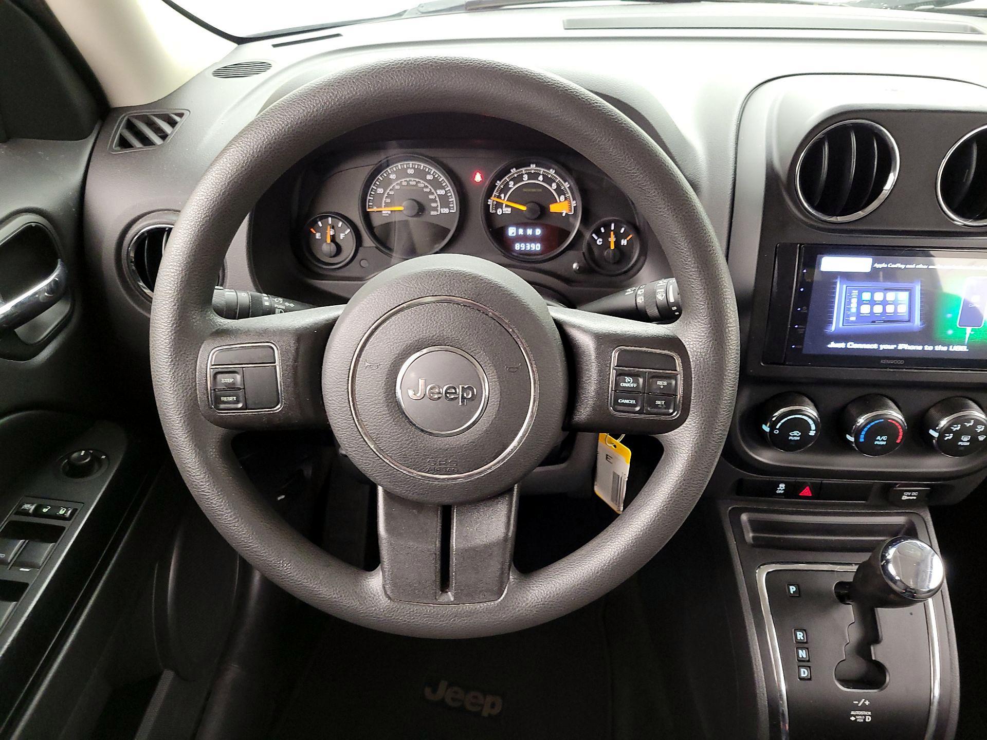 Thumbnail: 2017 Jeep Patriot - 10