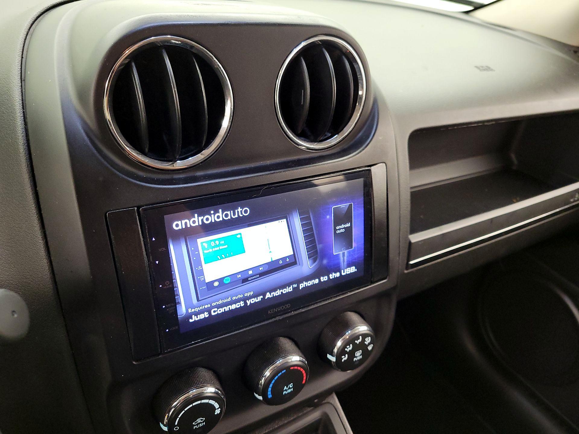 Thumbnail: 2017 Jeep Patriot - 14