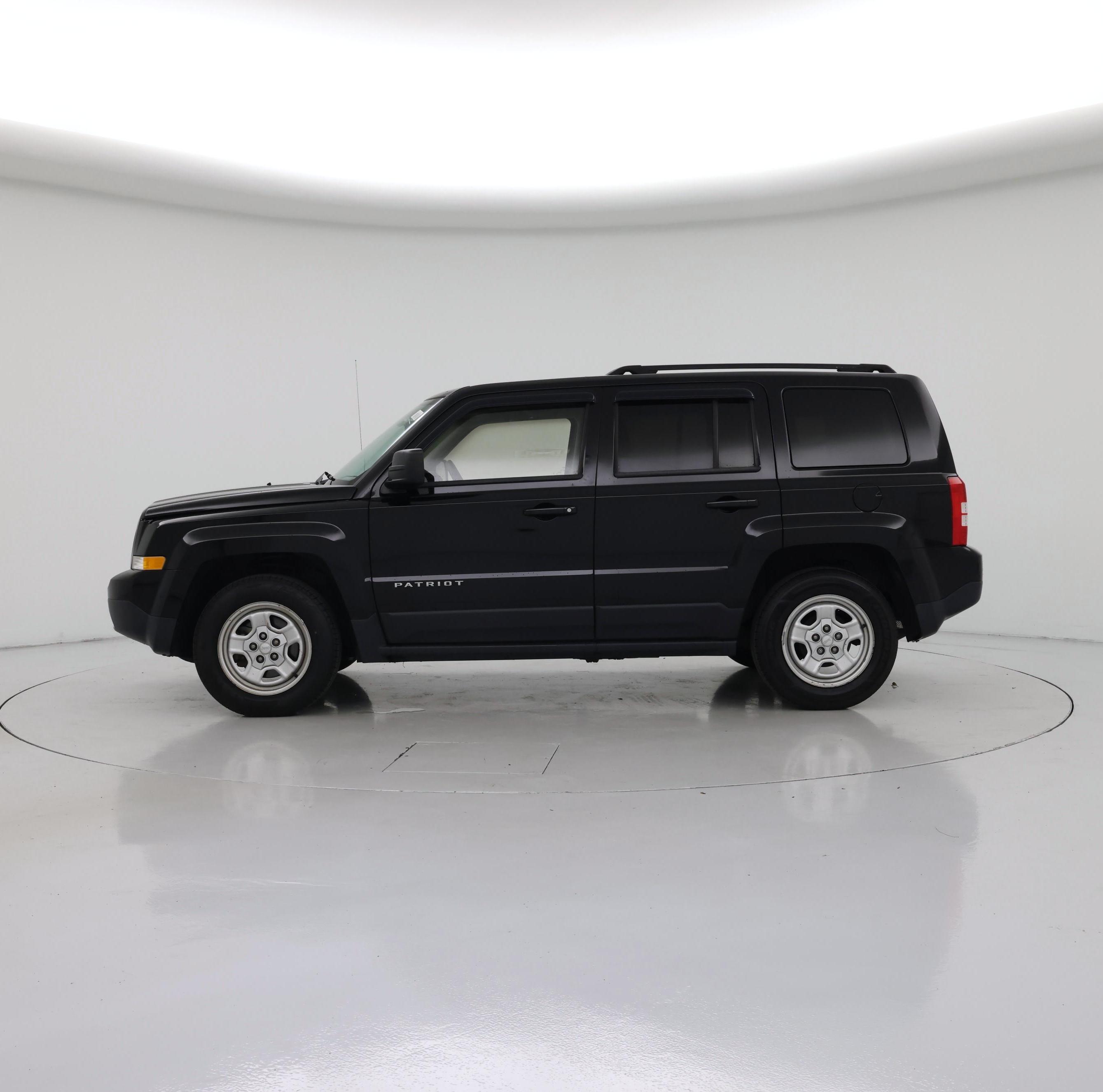 Thumbnail: 2017 Jeep Patriot - 3