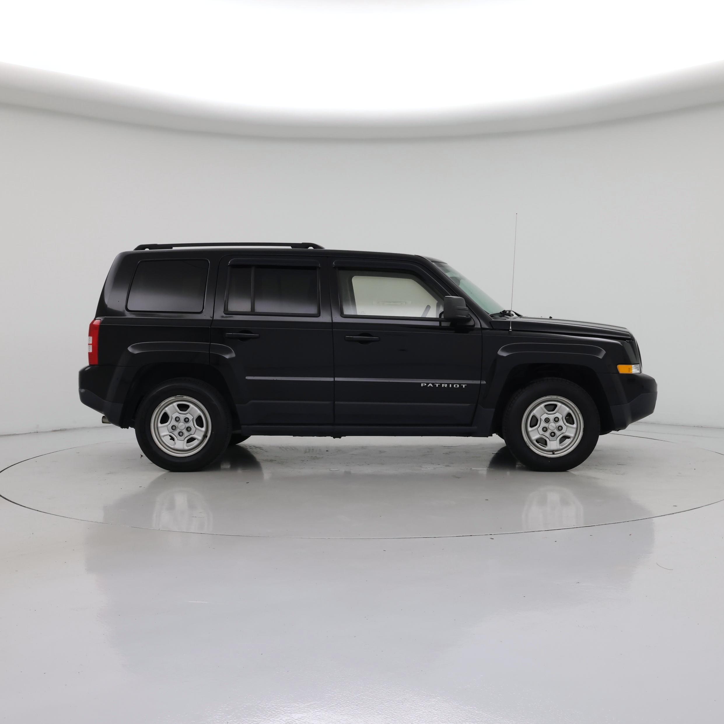 Thumbnail: 2017 Jeep Patriot - 7