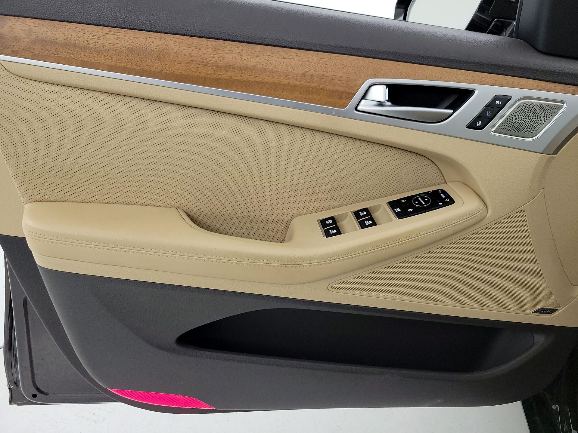 Thumbnail: 2018 Genesis G80 - 12