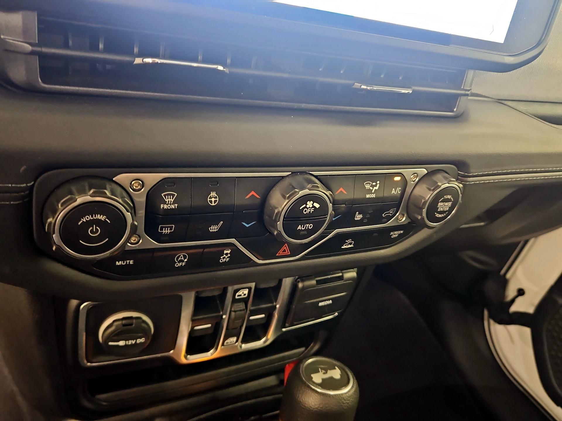 Thumbnail: 2025 Jeep Wrangler - 16