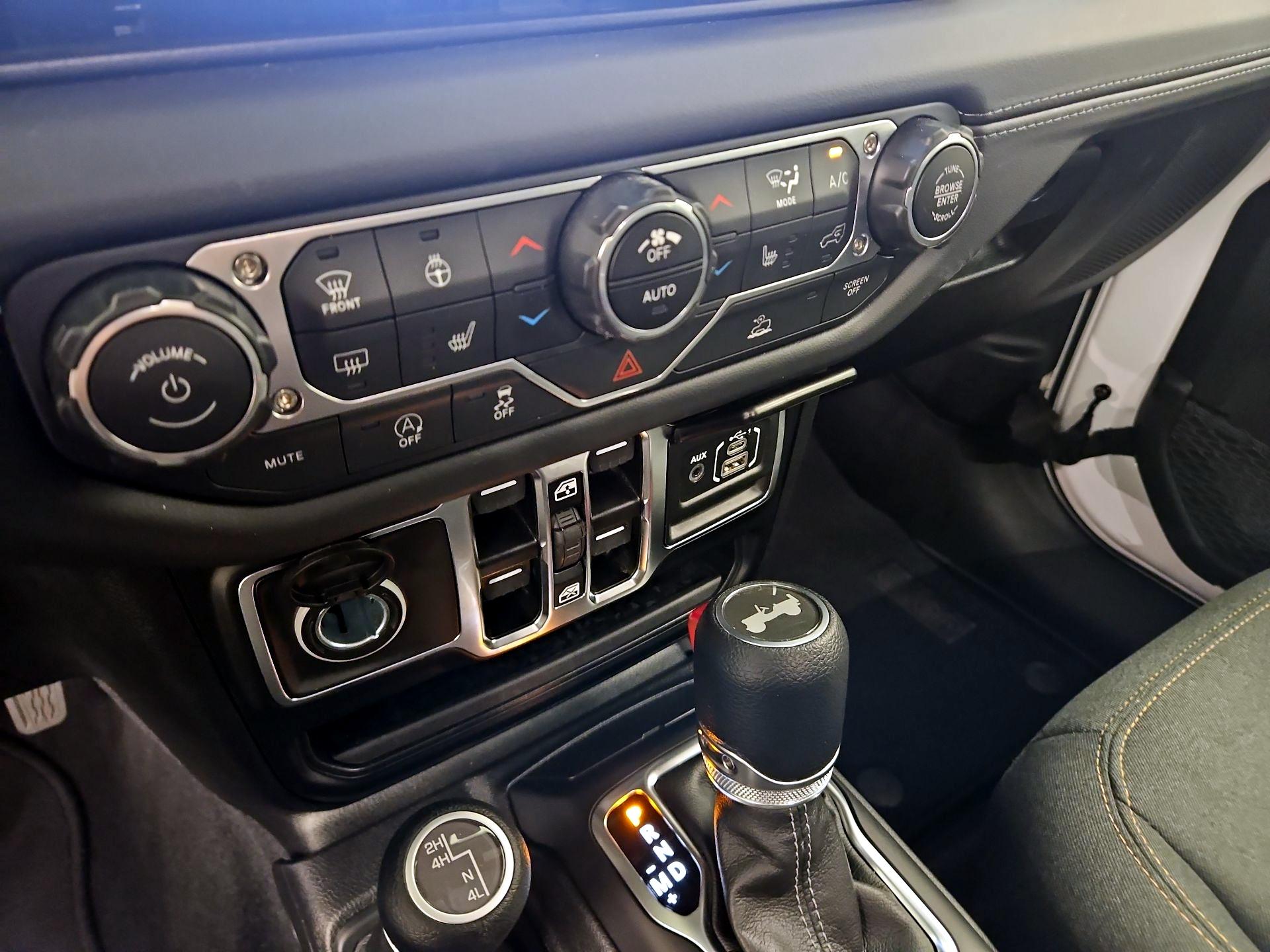Thumbnail: 2025 Jeep Wrangler - 16