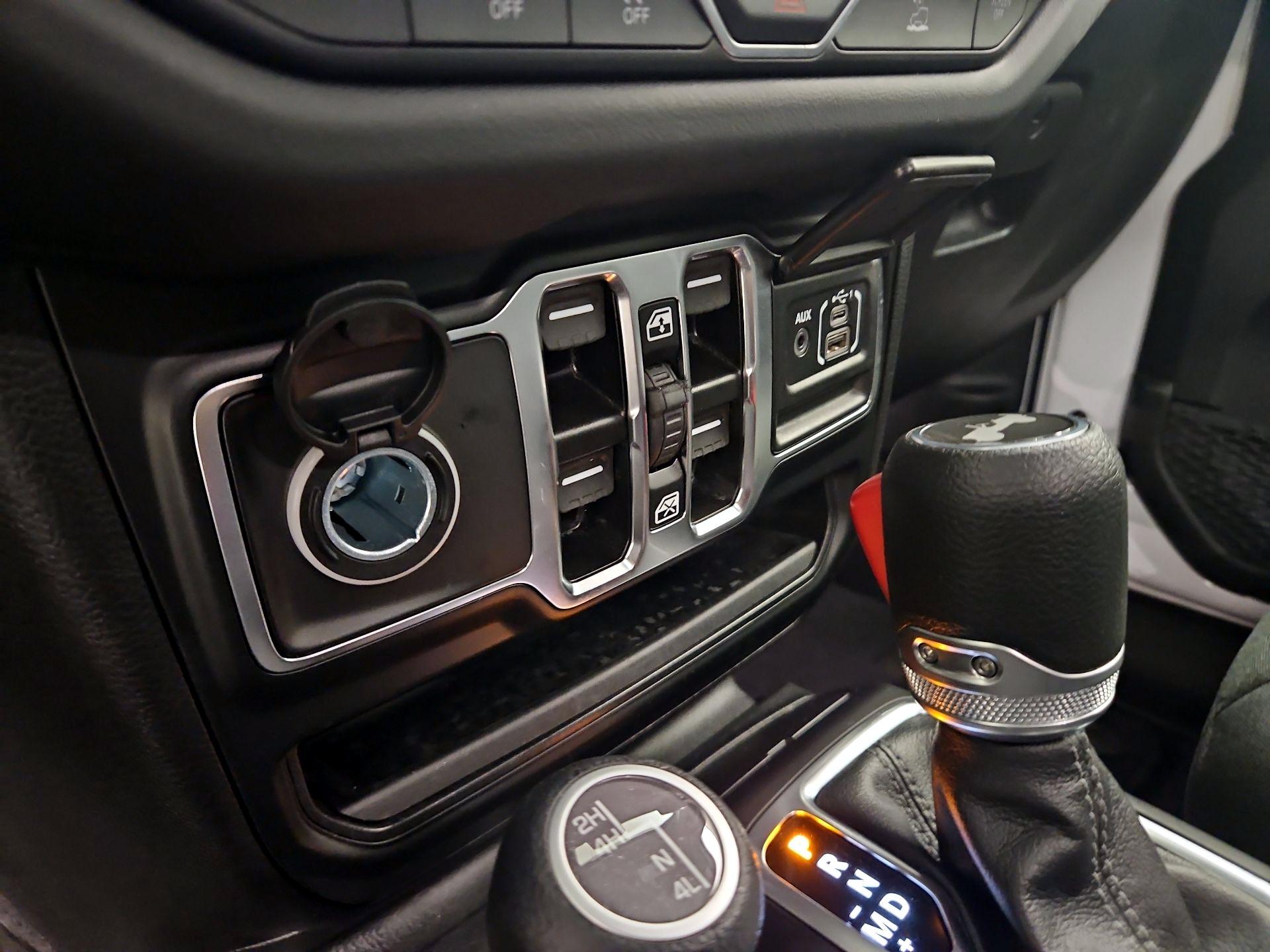 Thumbnail: 2025 Jeep Wrangler - 18