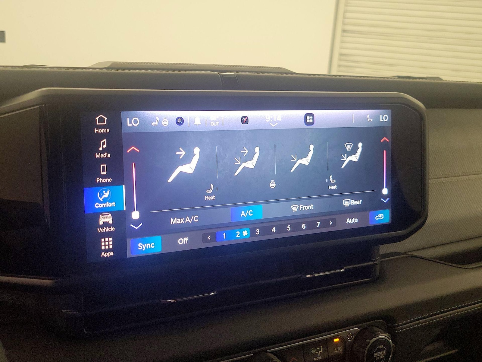 2025 Jeep Wrangler 4-Door Sahara - Photo 17