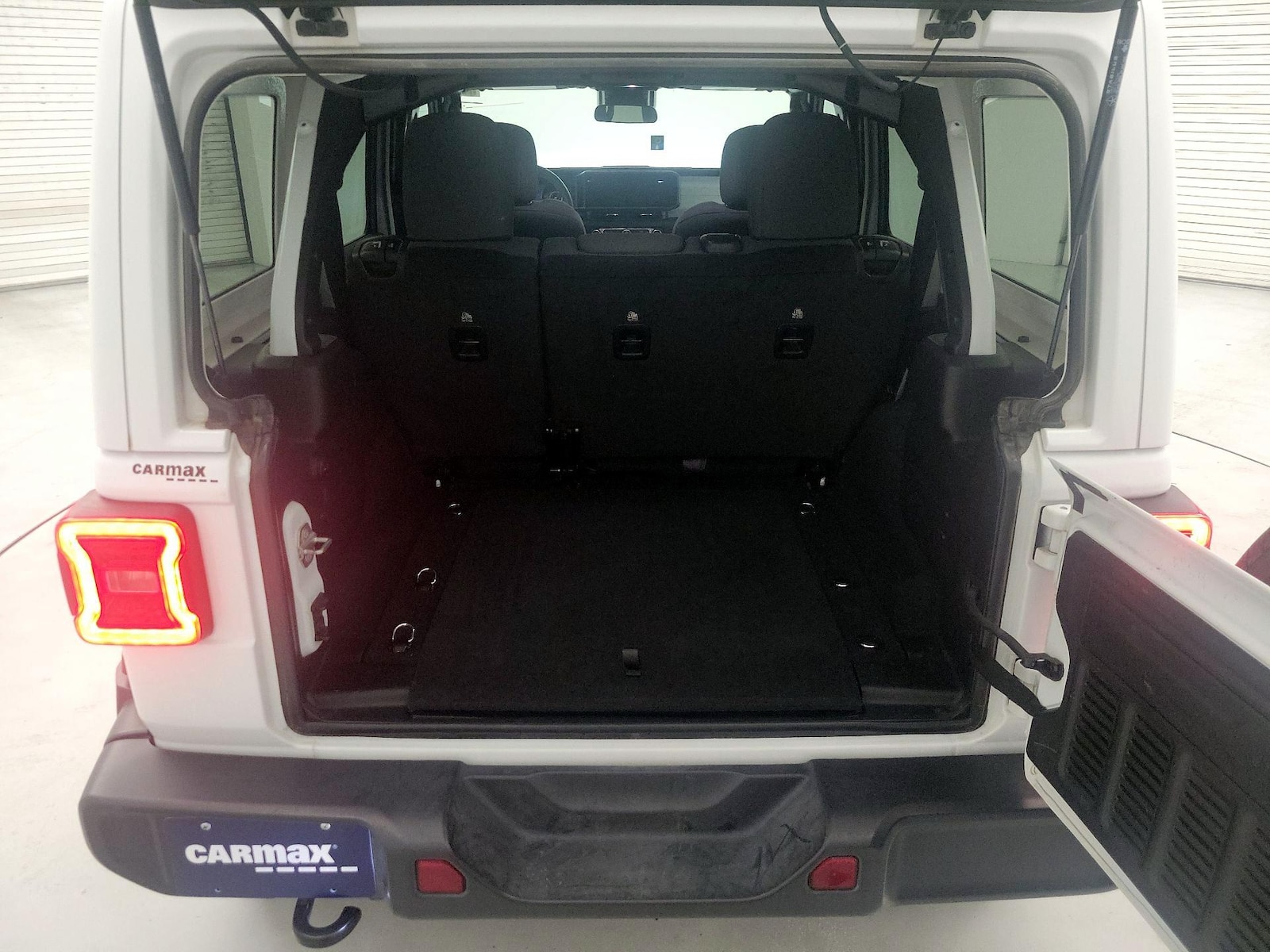 2025 Jeep Wrangler 4-Door Sahara - Photo 21