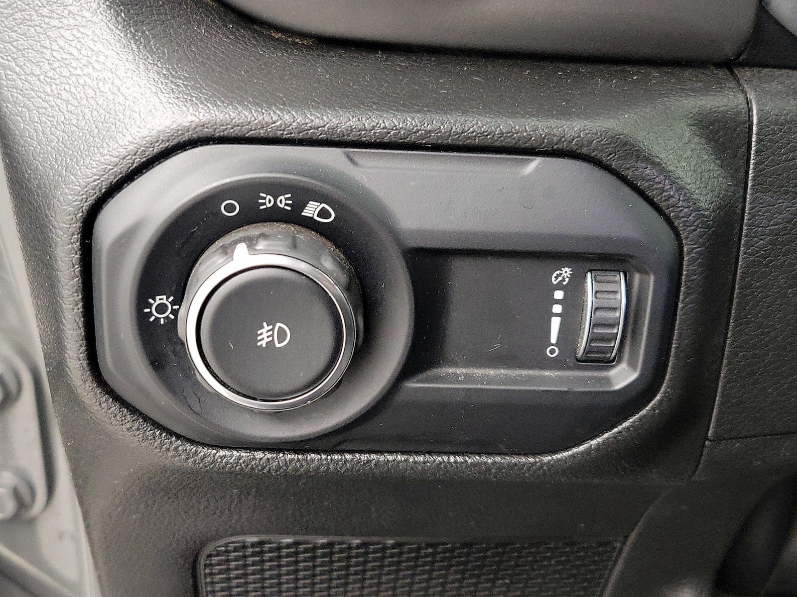 2023 Jeep Wrangler 4-Door Sport - Photo 14